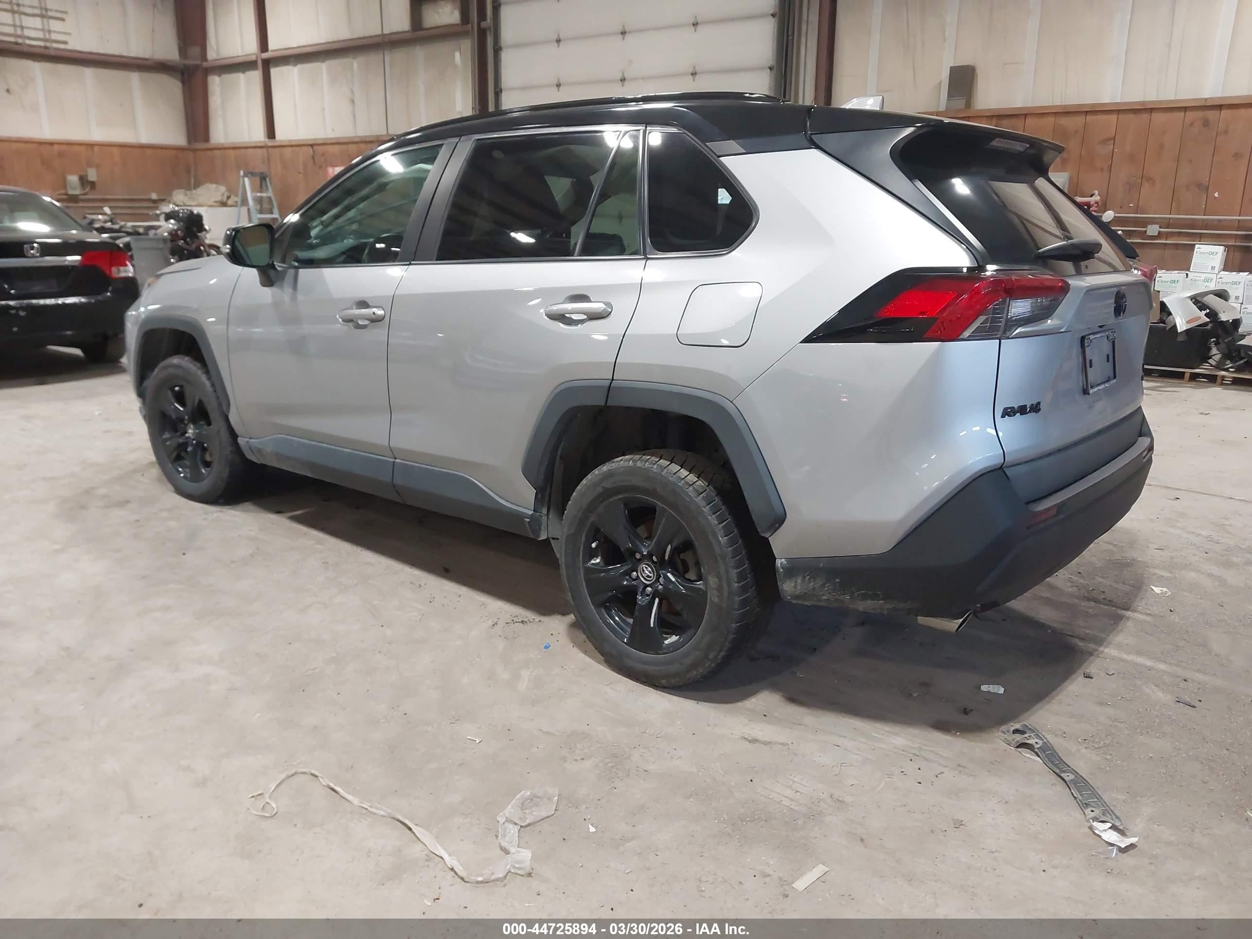 2019 Toyota Rav4 Hybrid Le Silver vin: 2T3MWRFVXKW013814