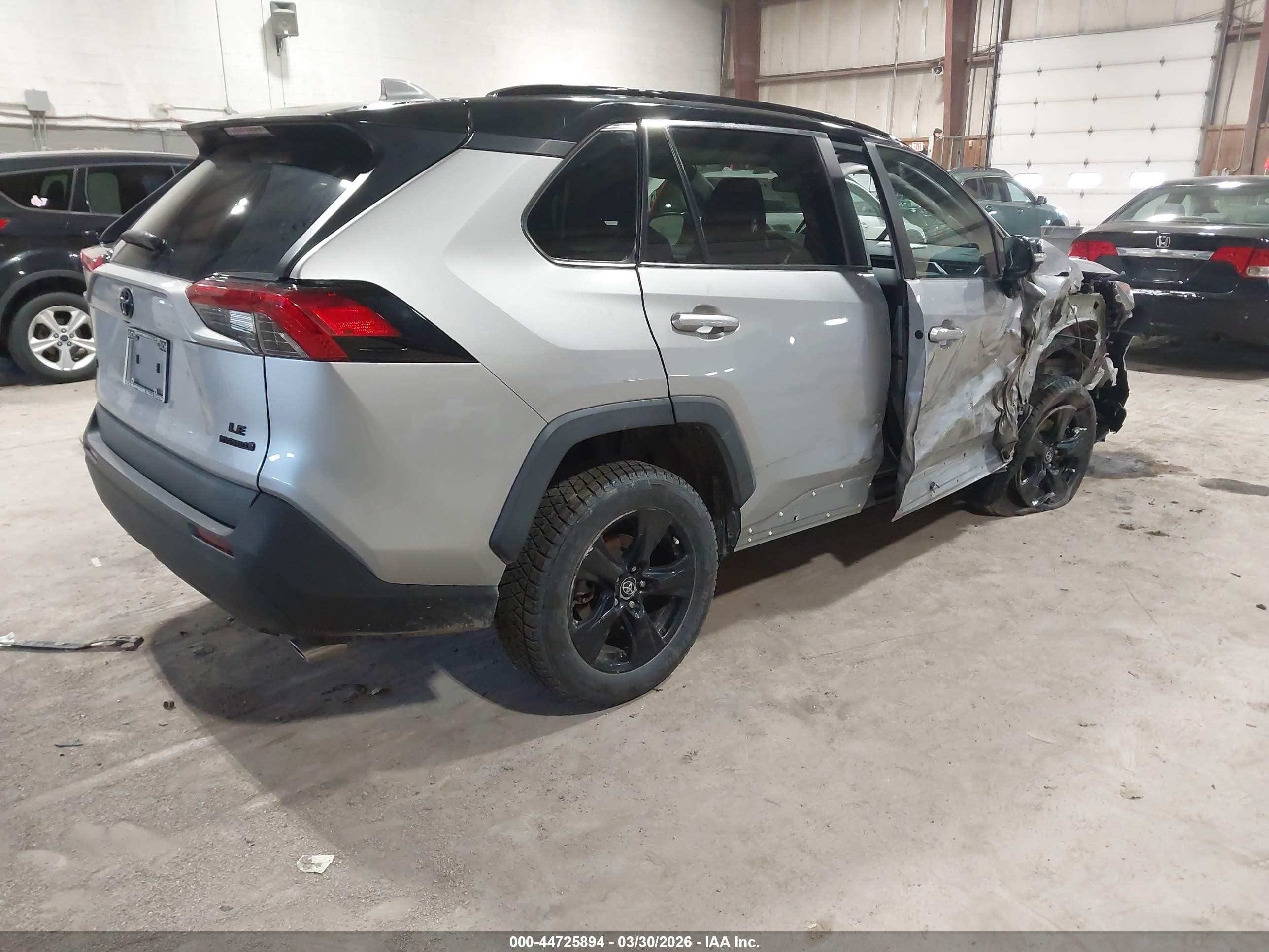 2019 Toyota Rav4 Hybrid Le Silver vin: 2T3MWRFVXKW013814