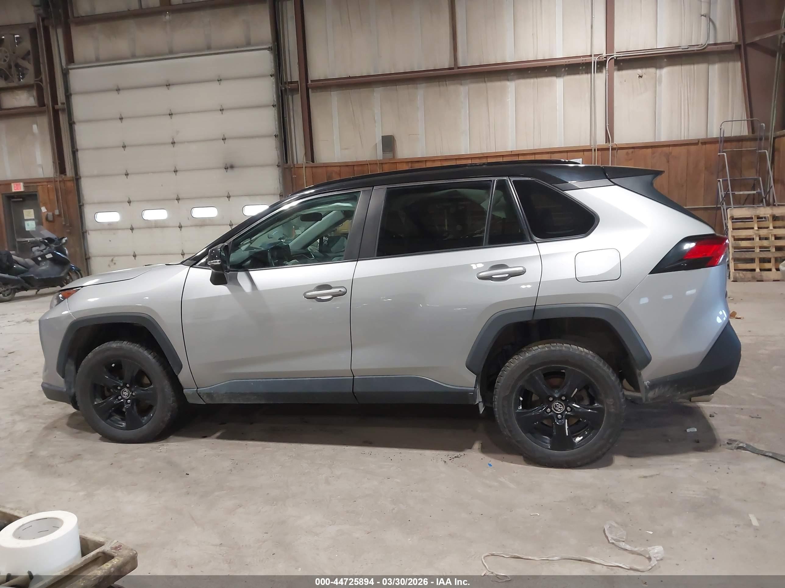 2019 Toyota Rav4 Hybrid Le Silver vin: 2T3MWRFVXKW013814