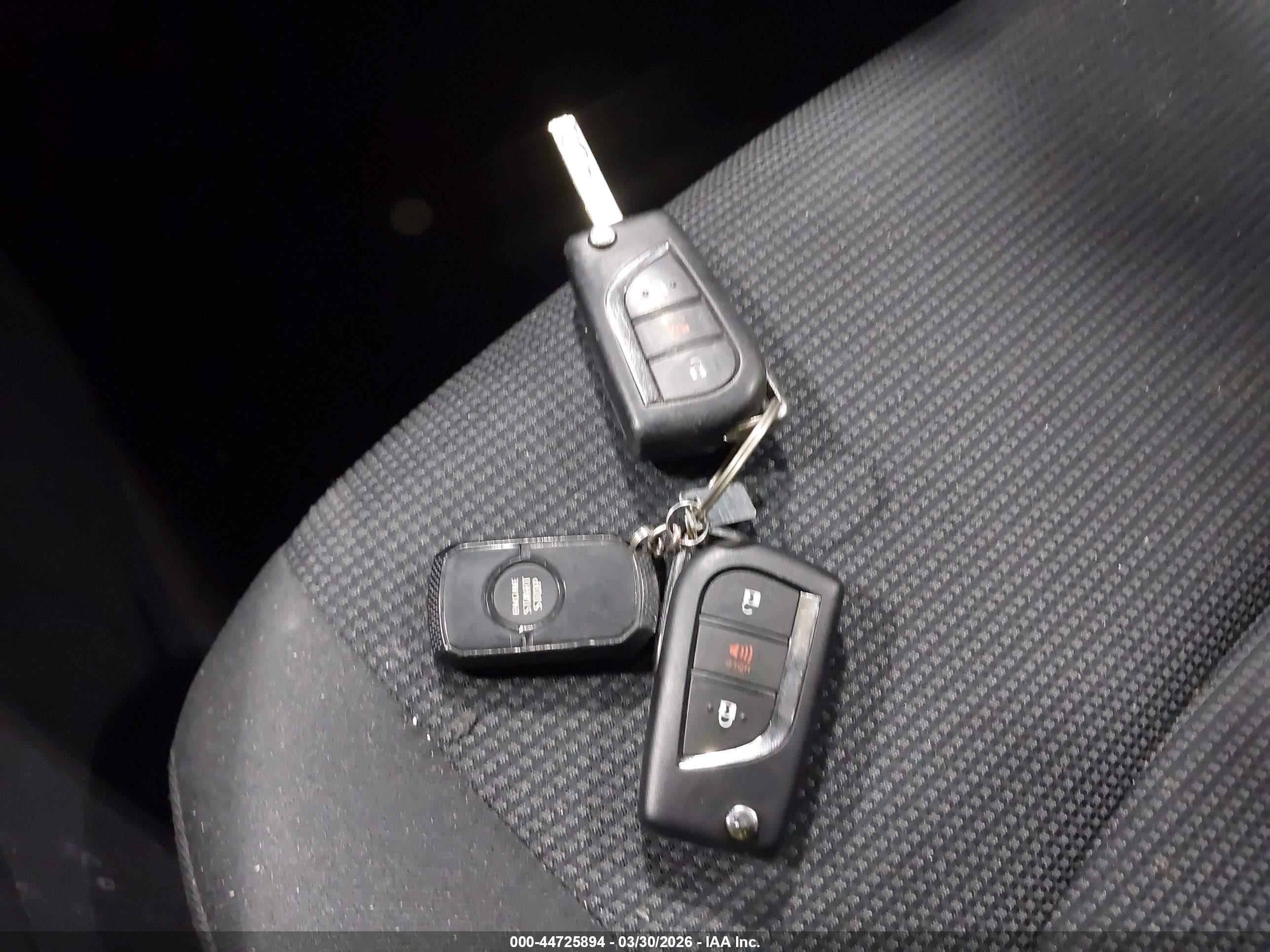 2019 Toyota Rav4 Hybrid Le Silver vin: 2T3MWRFVXKW013814