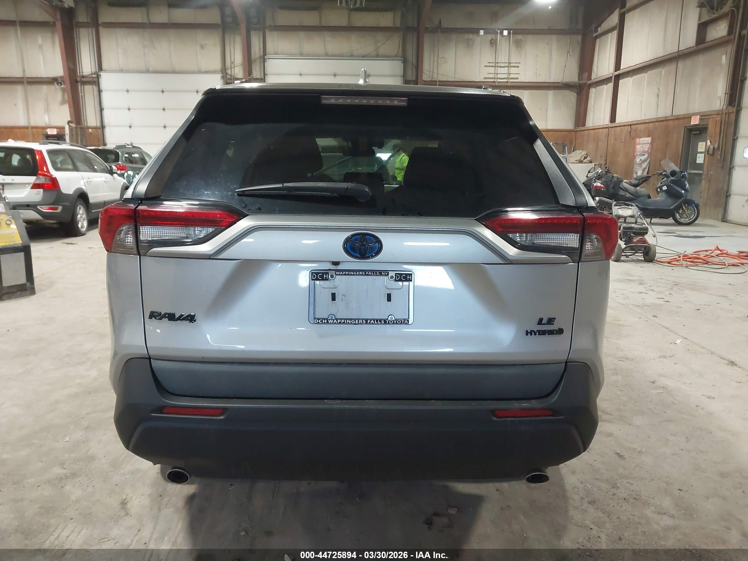 2019 Toyota Rav4 Hybrid Le Silver vin: 2T3MWRFVXKW013814