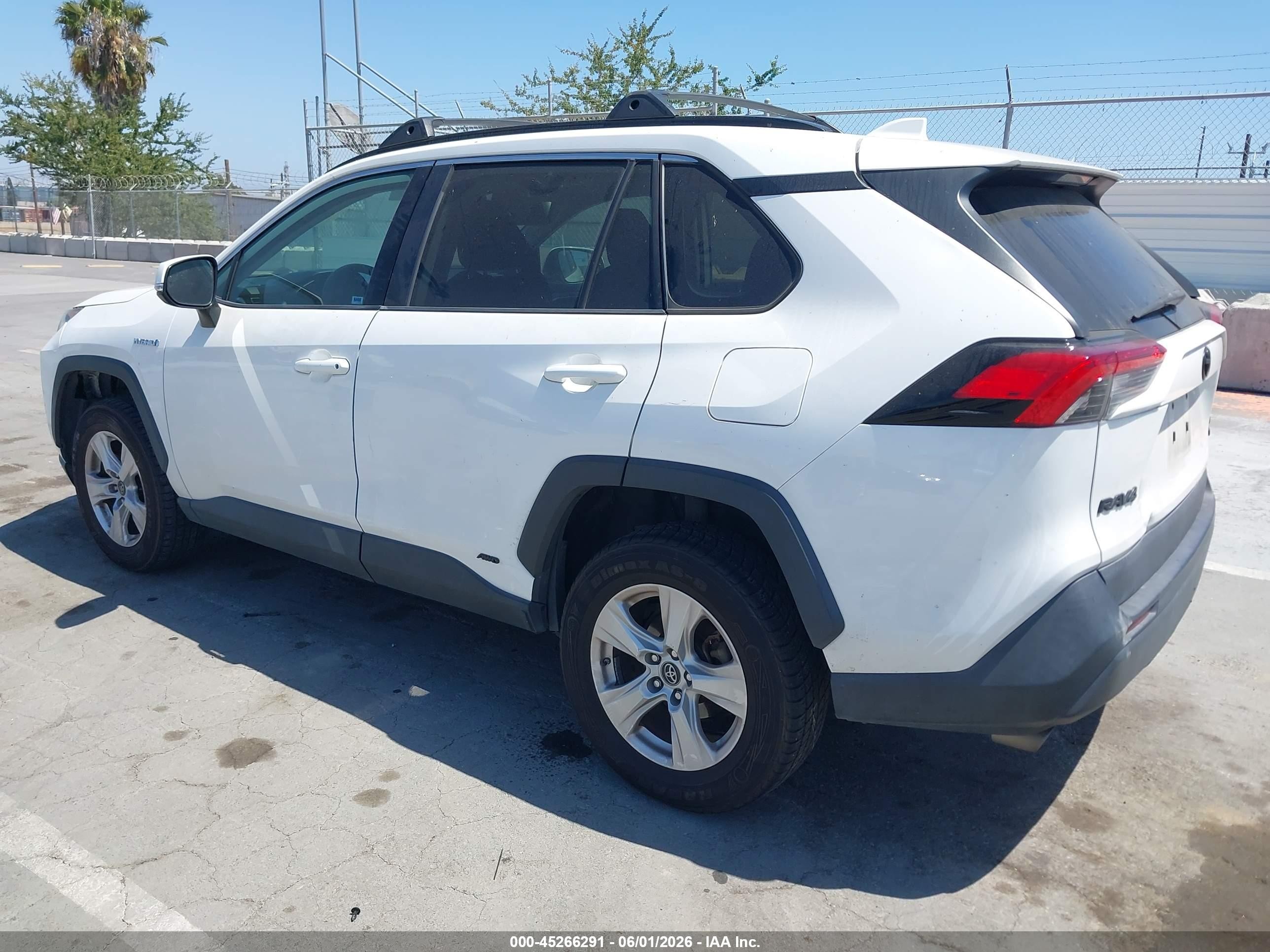 2019 Toyota Rav4 Hybrid Le White vin: 2T3MWRFVXKW036008