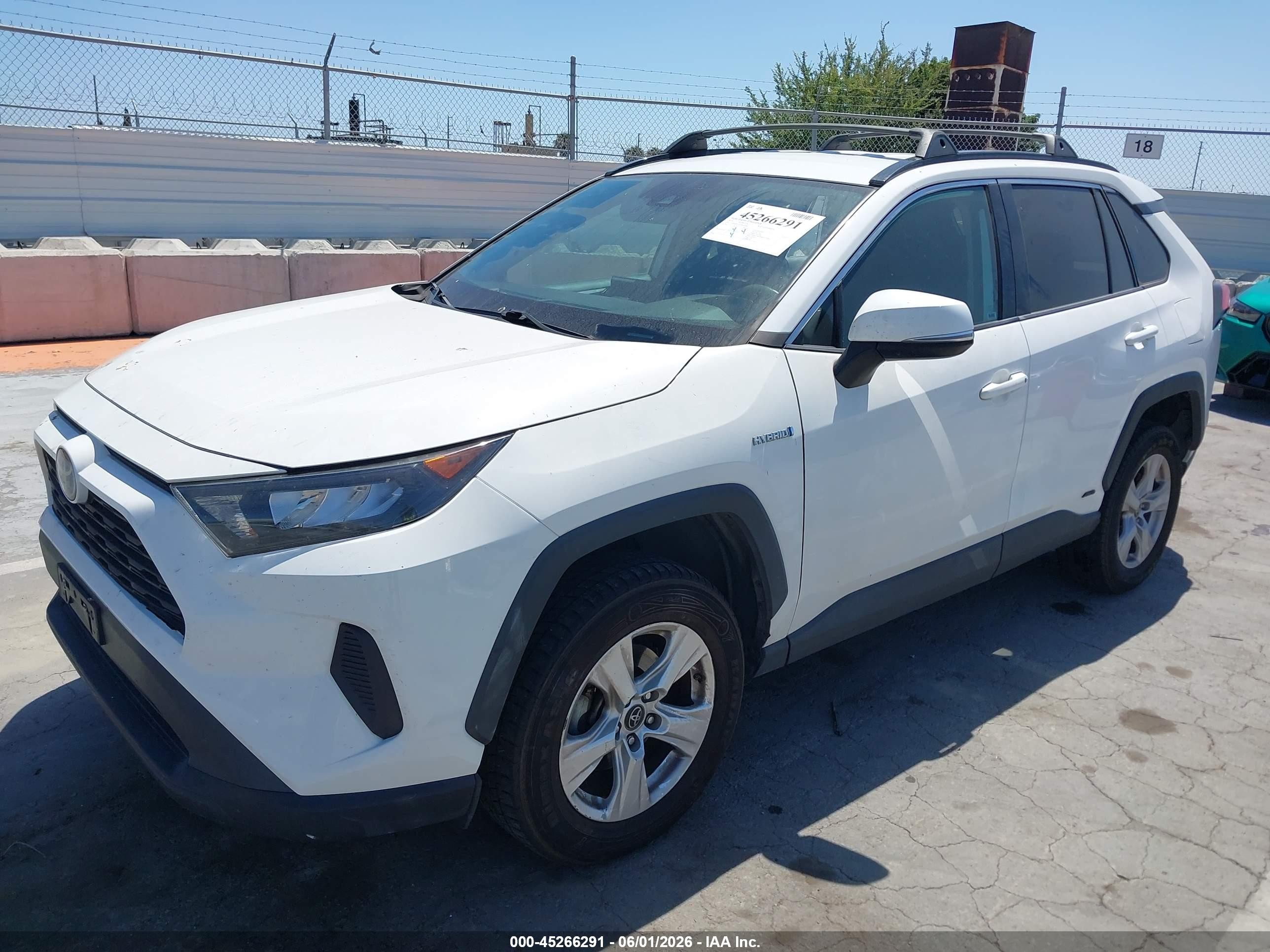 2019 Toyota Rav4 Hybrid Le White vin: 2T3MWRFVXKW036008