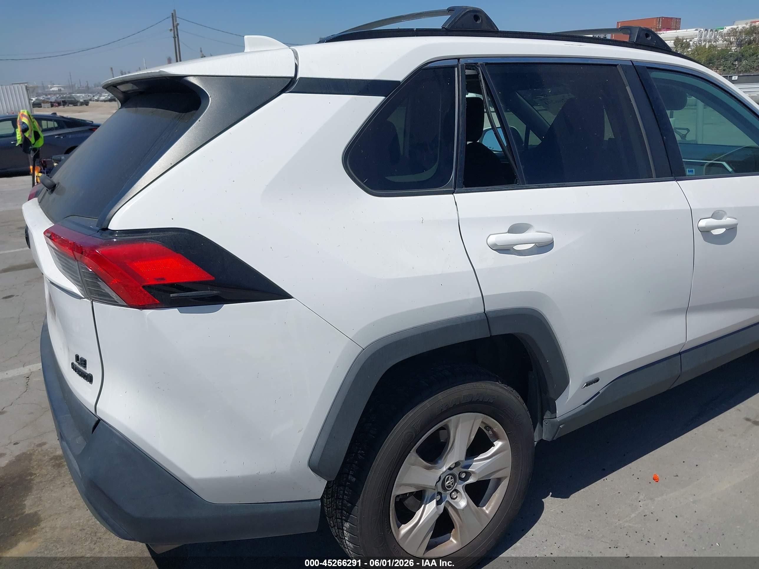 2019 Toyota Rav4 Hybrid Le White vin: 2T3MWRFVXKW036008