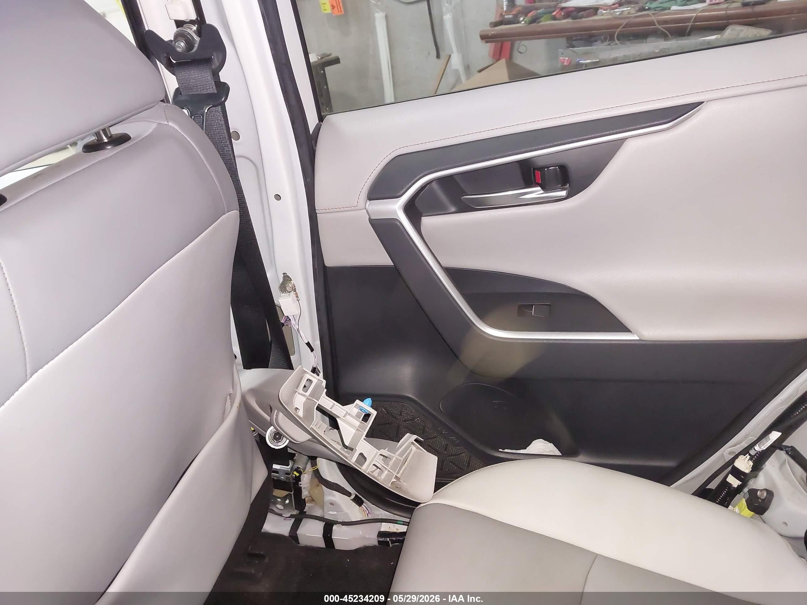 2019 Toyota Rav4 Limited White vin: 2T3N1RFV1KC037293