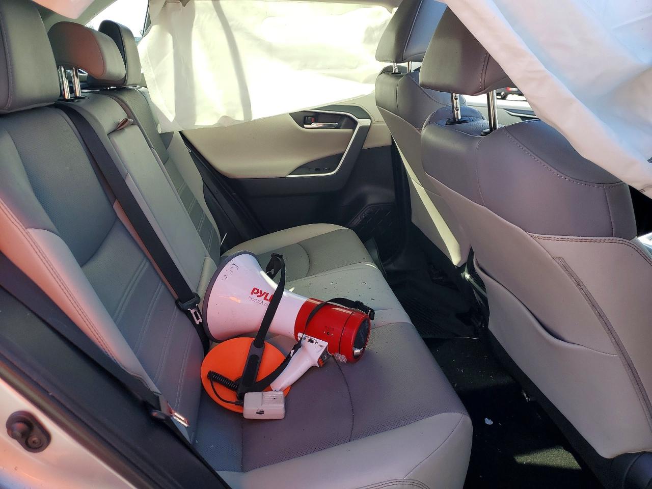 2019 Toyota Rav4 Limited Silver vin: 2T3N1RFV3KC057545
