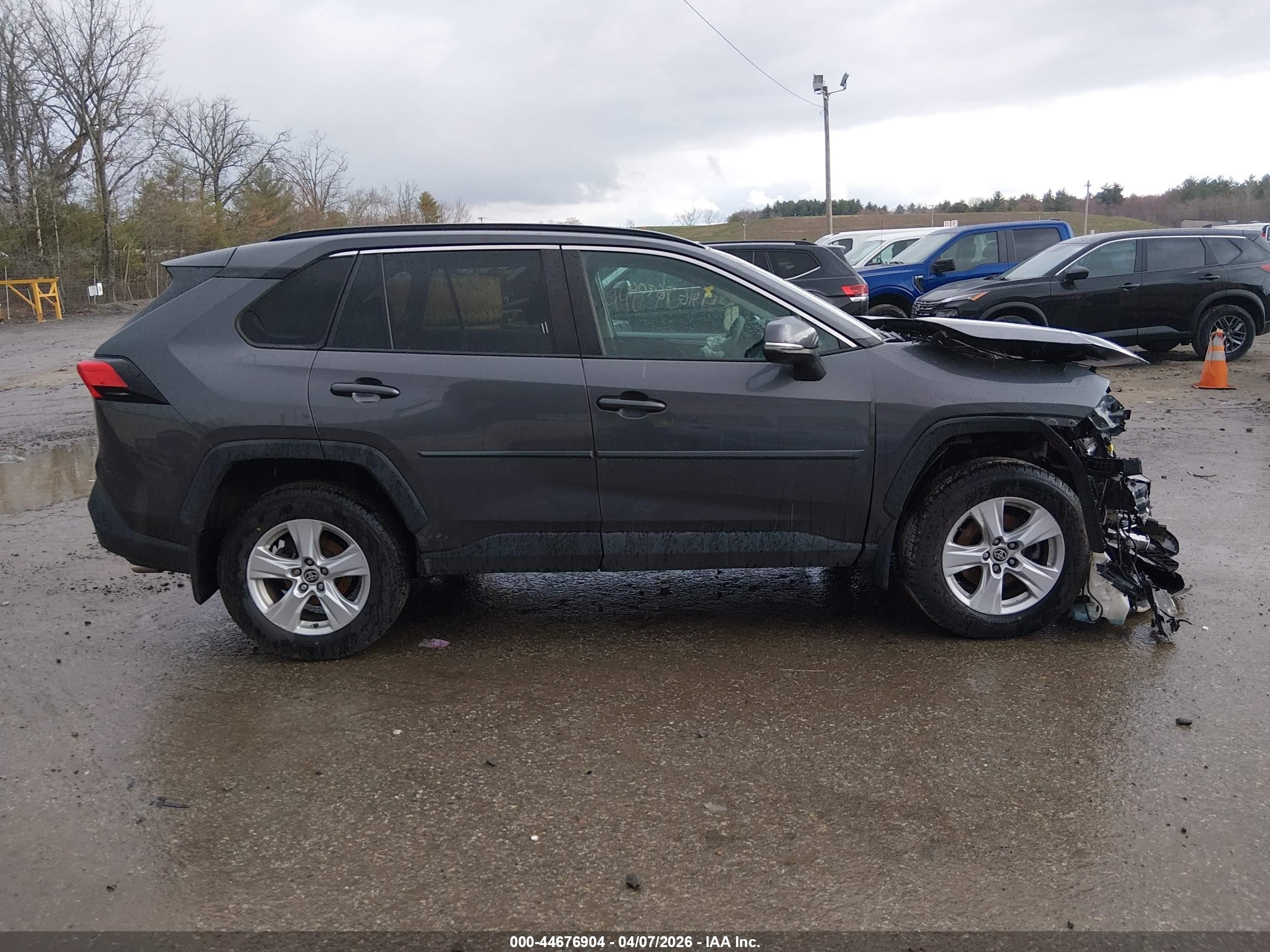 2021 Toyota Rav4 Xle Gray vin: 2T3P1RFV0MC227582
