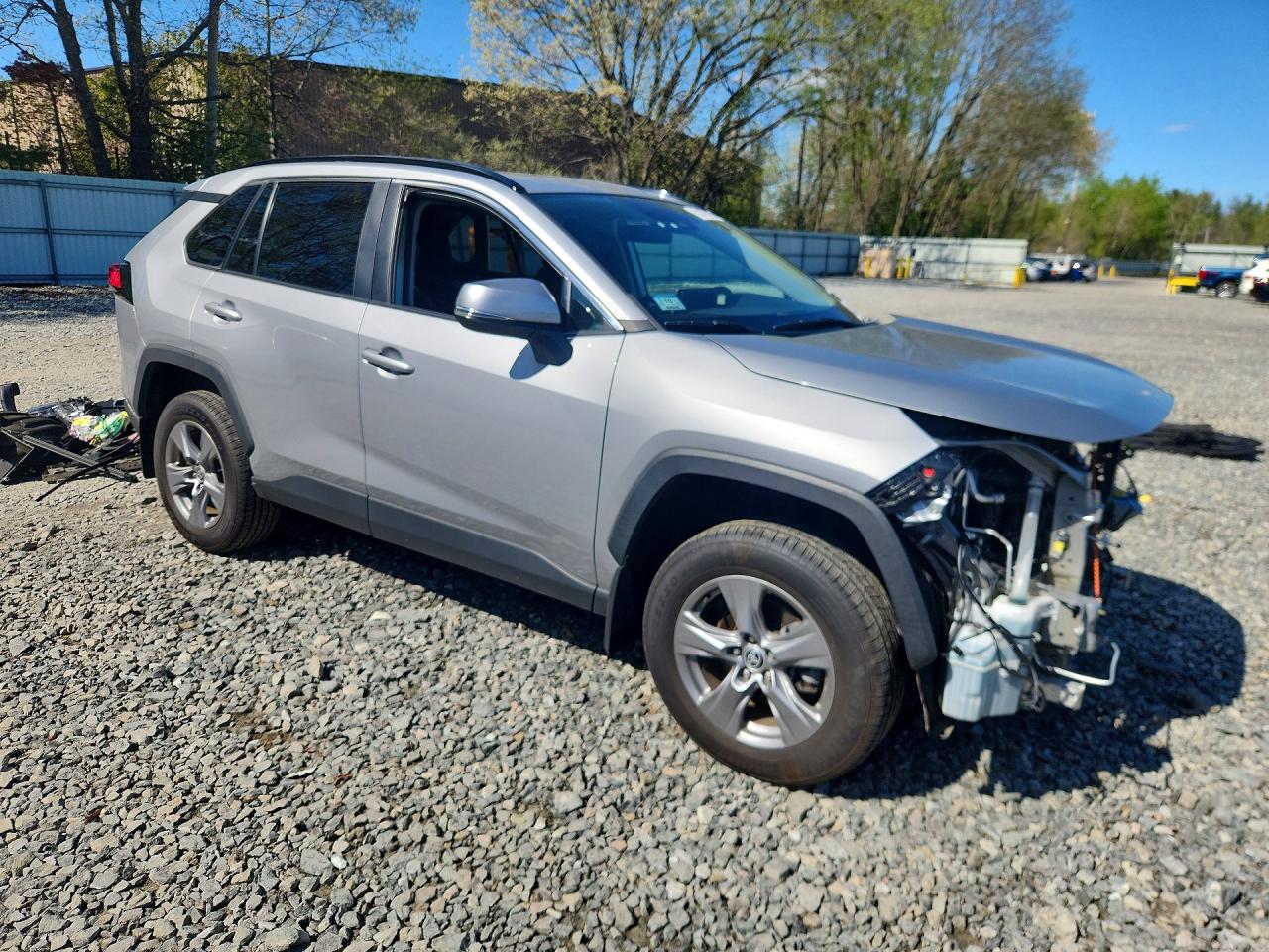 2022 Toyota Rav4 Xle Silver vin: 2T3P1RFV0NW288205