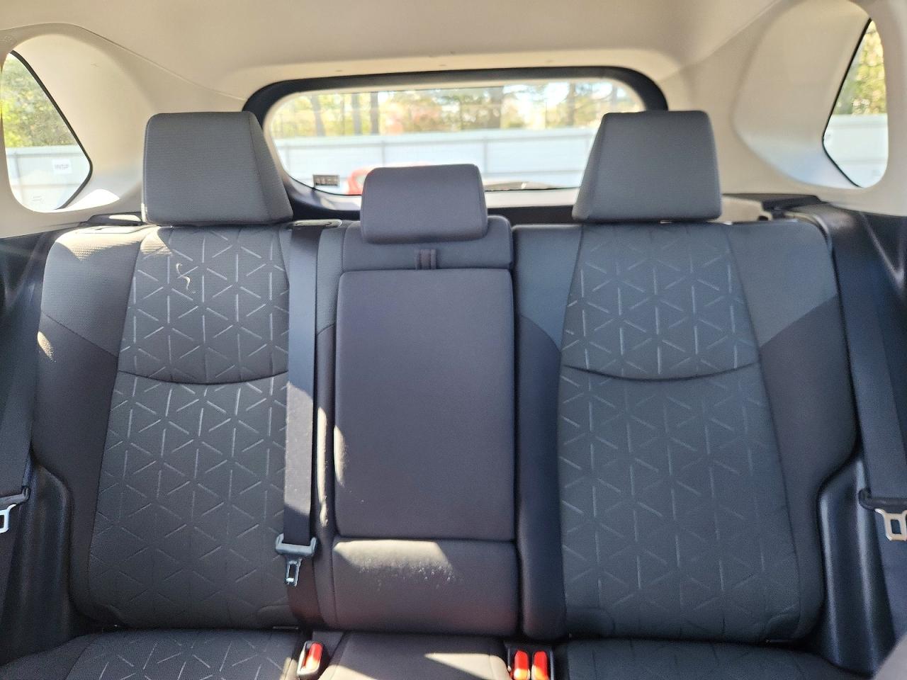 2022 Toyota Rav4 Xle Silver vin: 2T3P1RFV0NW288205