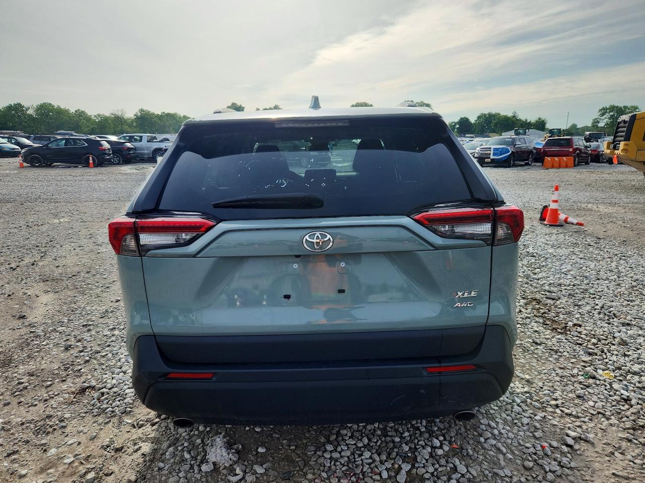 2022 Toyota Rav4 Xle Green vin: 2T3P1RFV0NW290763