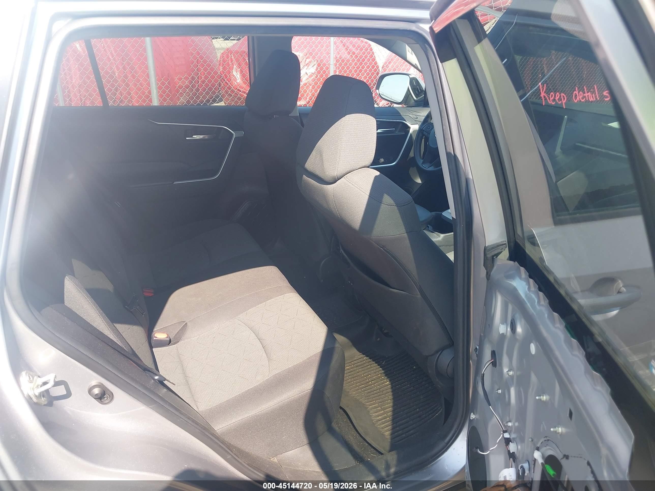 2023 Toyota Rav4 Xle Silver vin: 2T3P1RFV0PC365742