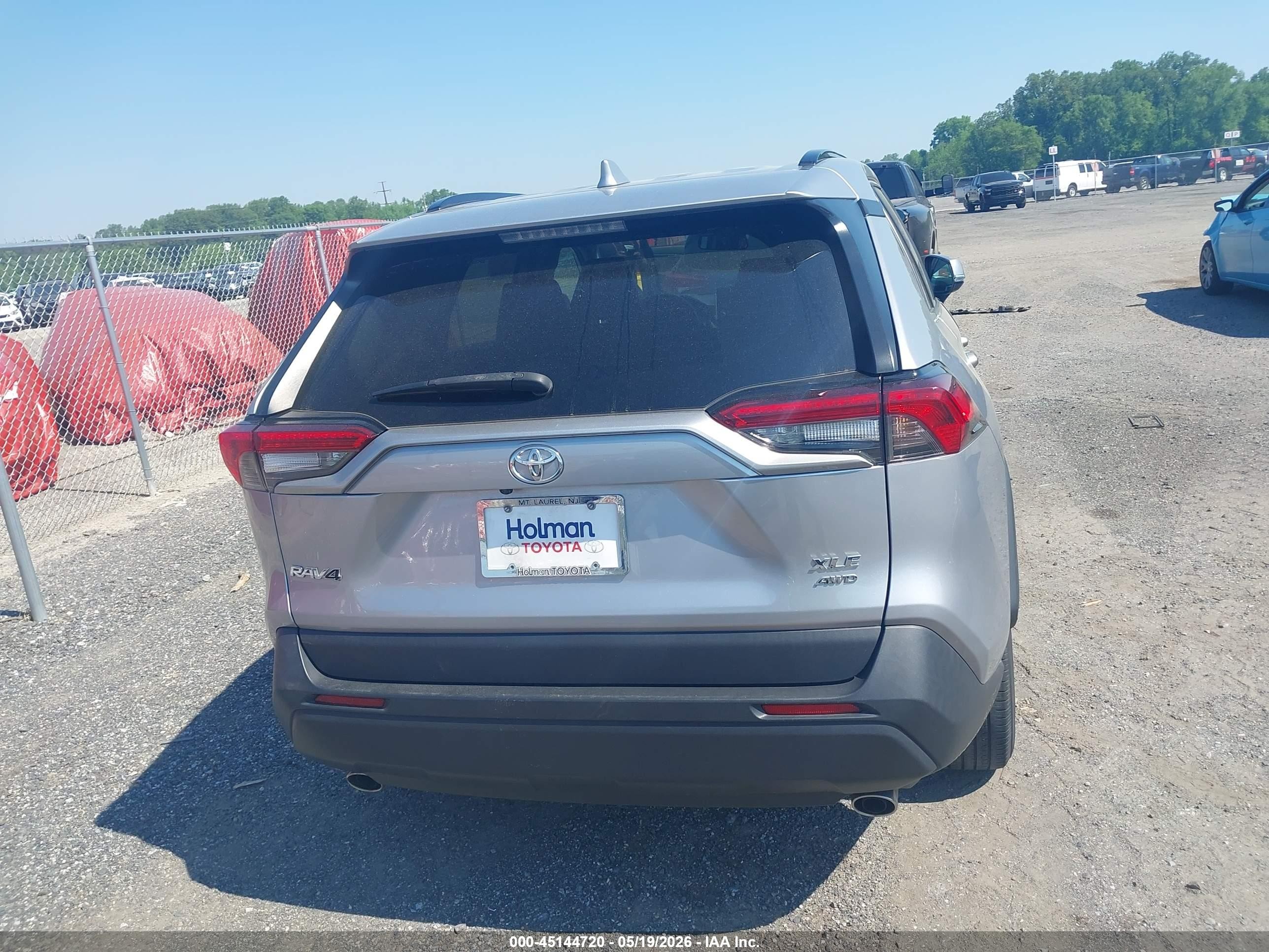 2023 Toyota Rav4 Xle Silver vin: 2T3P1RFV0PC365742
