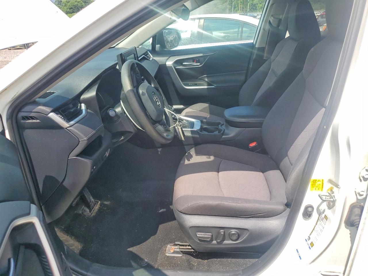 2019 Toyota Rav4 Xle White vin: 2T3P1RFV1KC019157