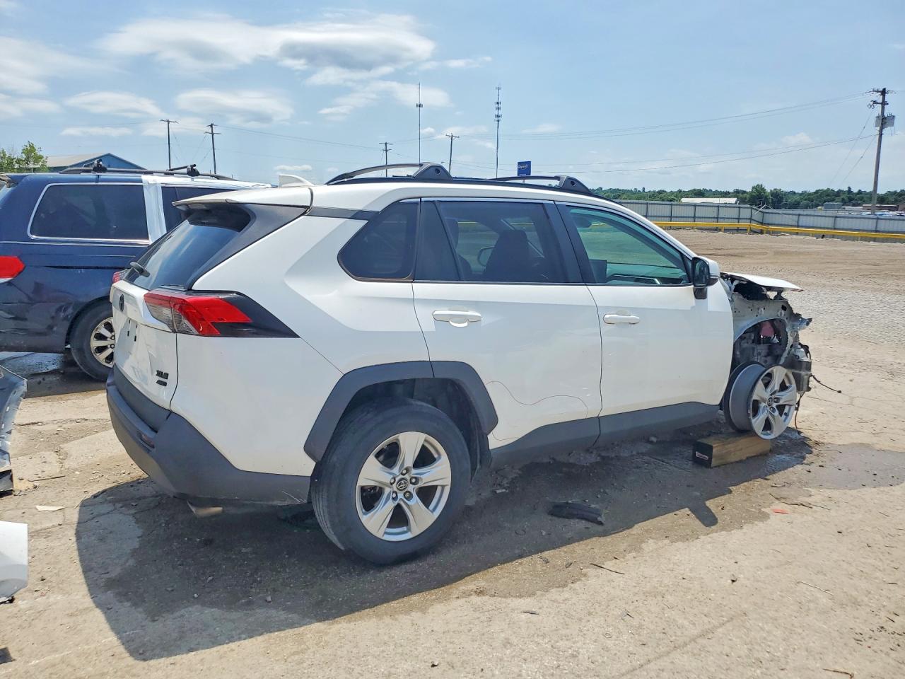 2019 Toyota Rav4 Xle White vin: 2T3P1RFV1KC019157