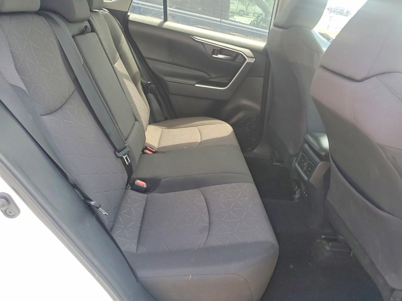 2019 Toyota Rav4 Xle White vin: 2T3P1RFV1KC019157