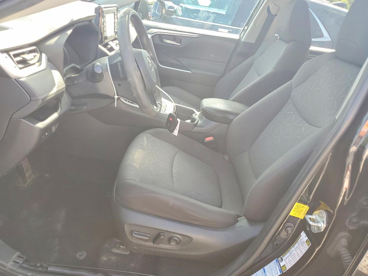 2020 Toyota Rav4 Xle Черный vin: 2T3P1RFV1LC130423