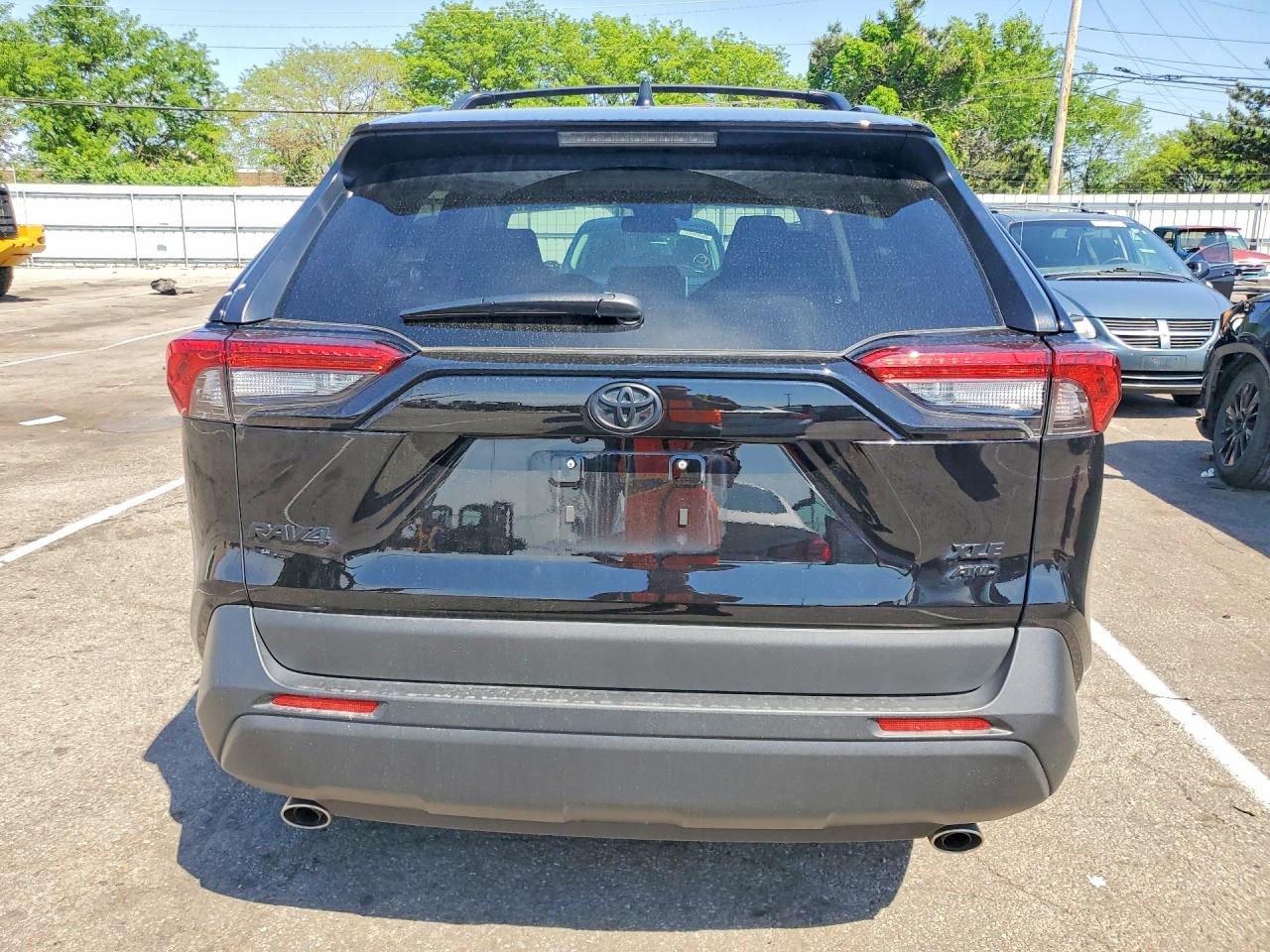 2025 Toyota Rav4 Xle Black vin: 2T3P1RFV1SC528102