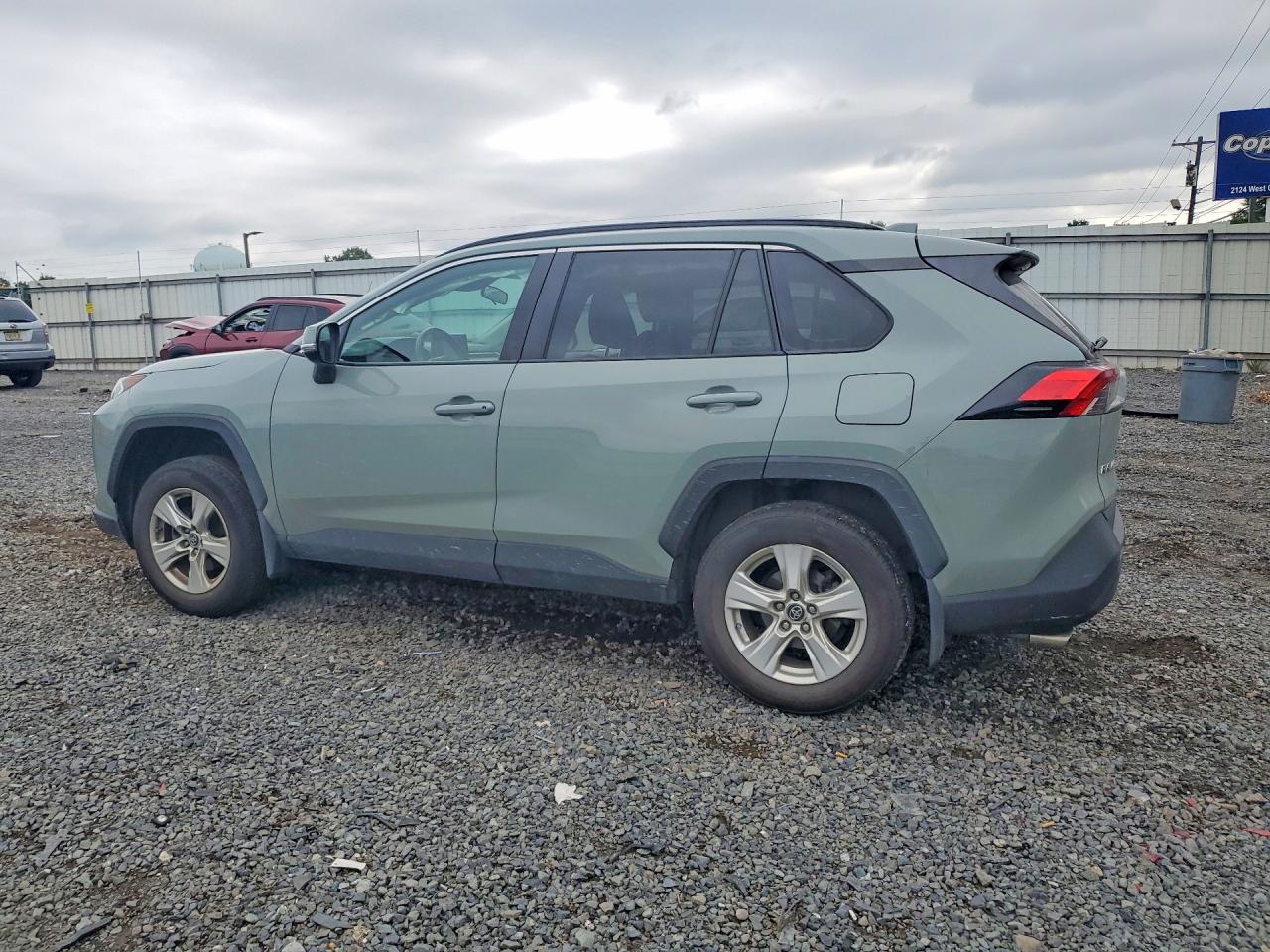 2019 Toyota Rav4 Xle Green vin: 2T3P1RFV2KC029213