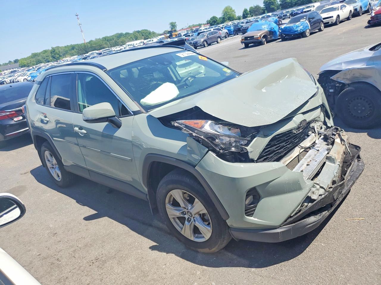 2020 Toyota Rav4 Xle Green vin: 2T3P1RFV2LW125939