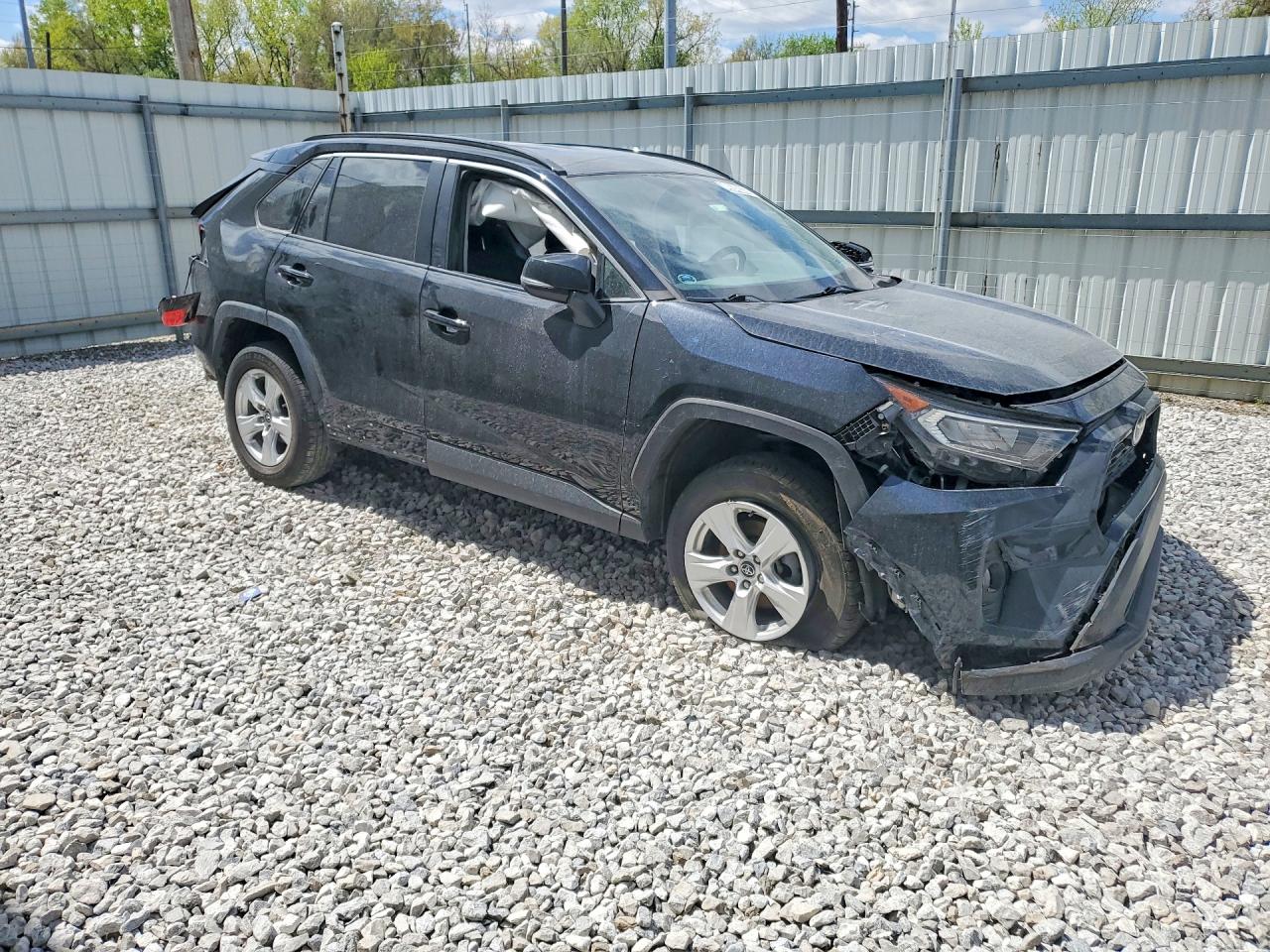 2021 Toyota Rav4 Xle Черный vin: 2T3P1RFV2MW157002
