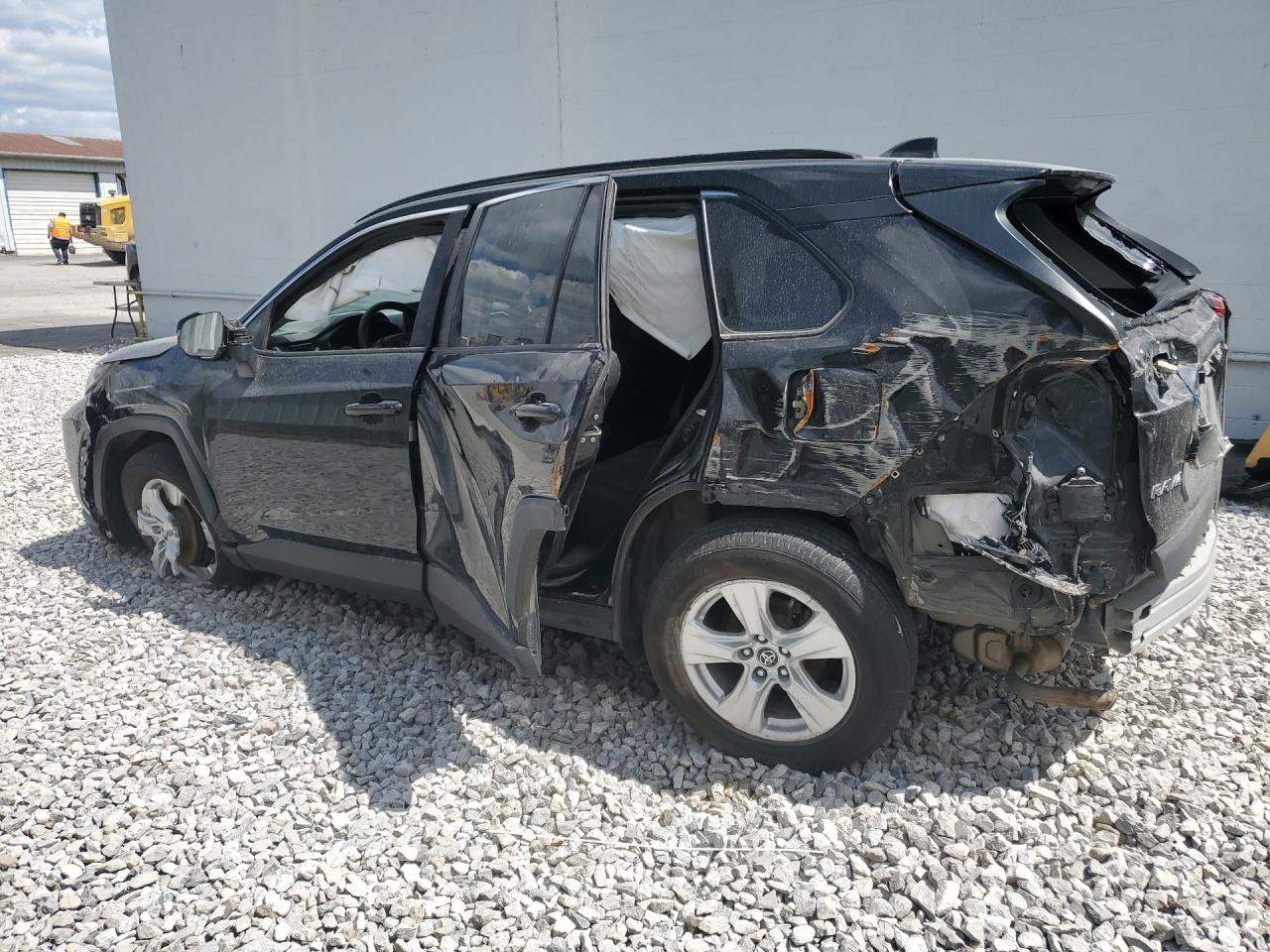 2021 Toyota Rav4 Xle Черный vin: 2T3P1RFV2MW157002 Damage: Left Rear Door, Dent(S) W/ Paint Dmg, > 12 Inches