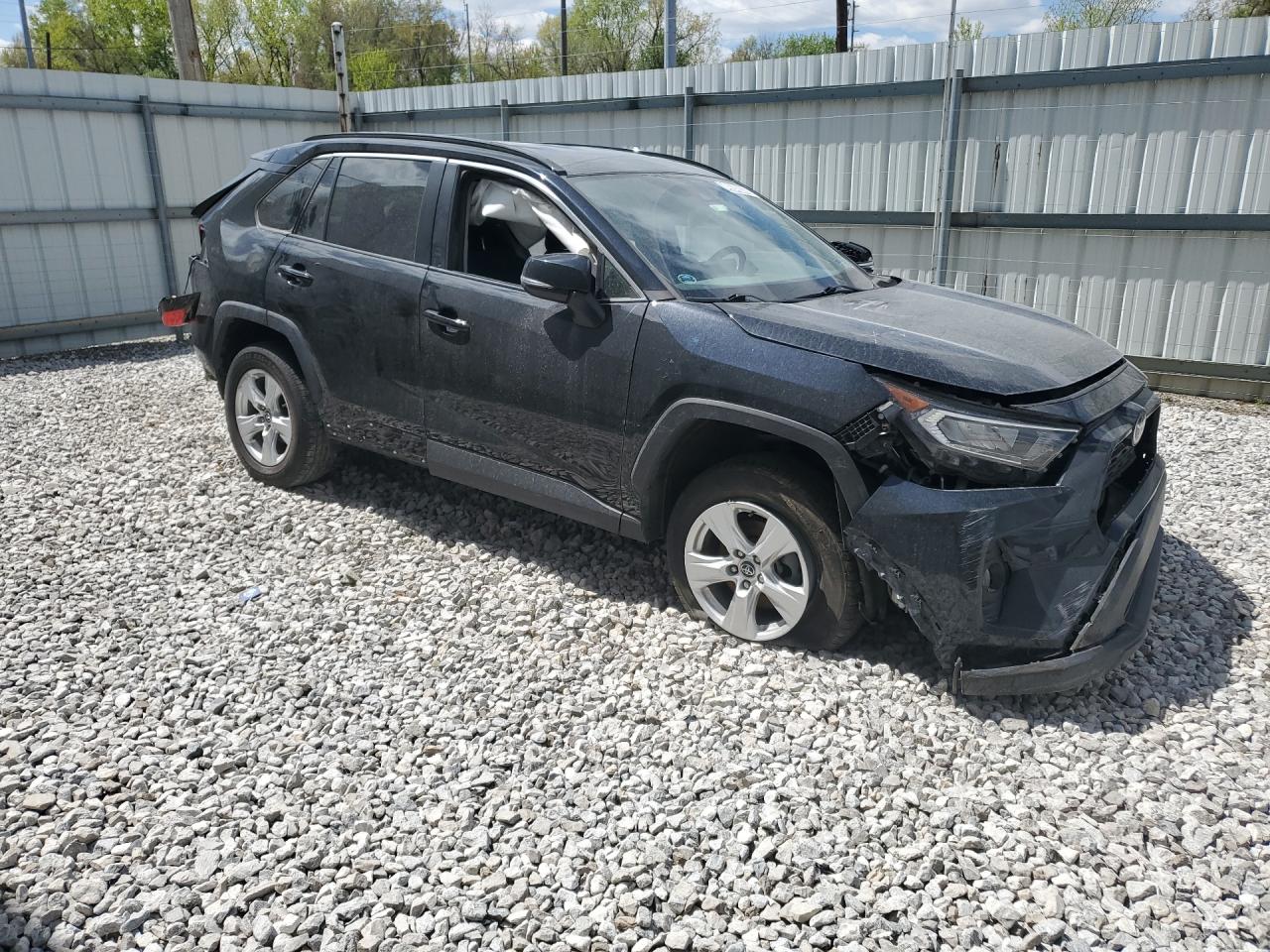 2021 Toyota Rav4 Xle Черный vin: 2T3P1RFV2MW157002 Damage: Front Bumper, Broken, Replacement Required