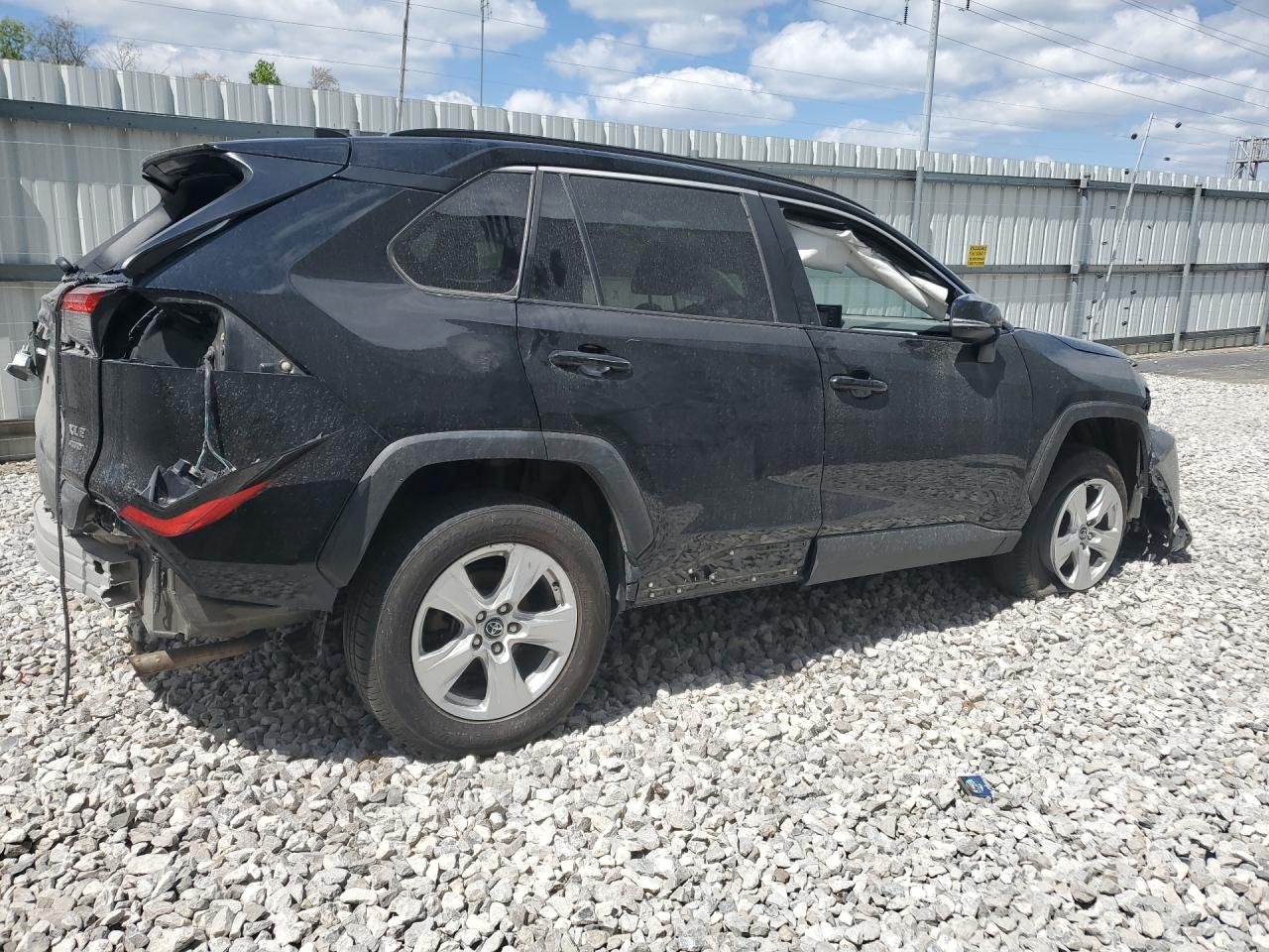 2021 Toyota Rav4 Xle Черный vin: 2T3P1RFV2MW157002 Damage: Right Tail Light, Missing, Replacement Required