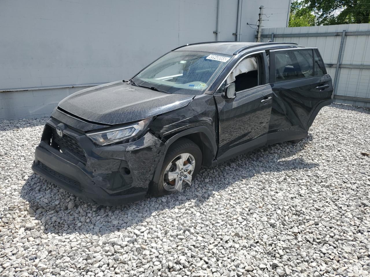 2021 Toyota Rav4 Xle Черный vin: 2T3P1RFV2MW157002 Damage: Left Front Fender, Dent(S) W/ Paint Dmg, > 12 Inches