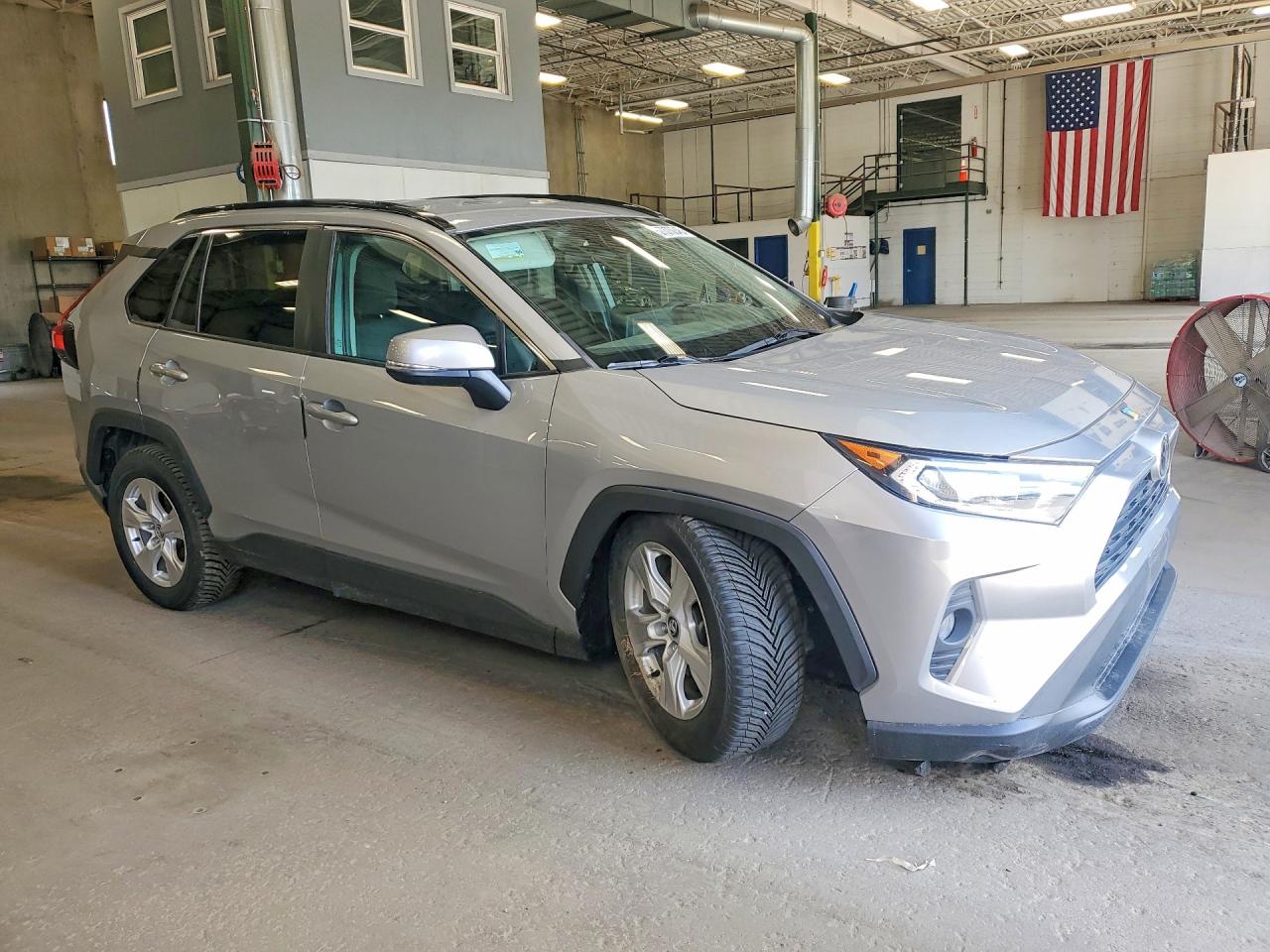2021 Toyota Rav4 Silver vin: 2T3P1RFV3MW151242