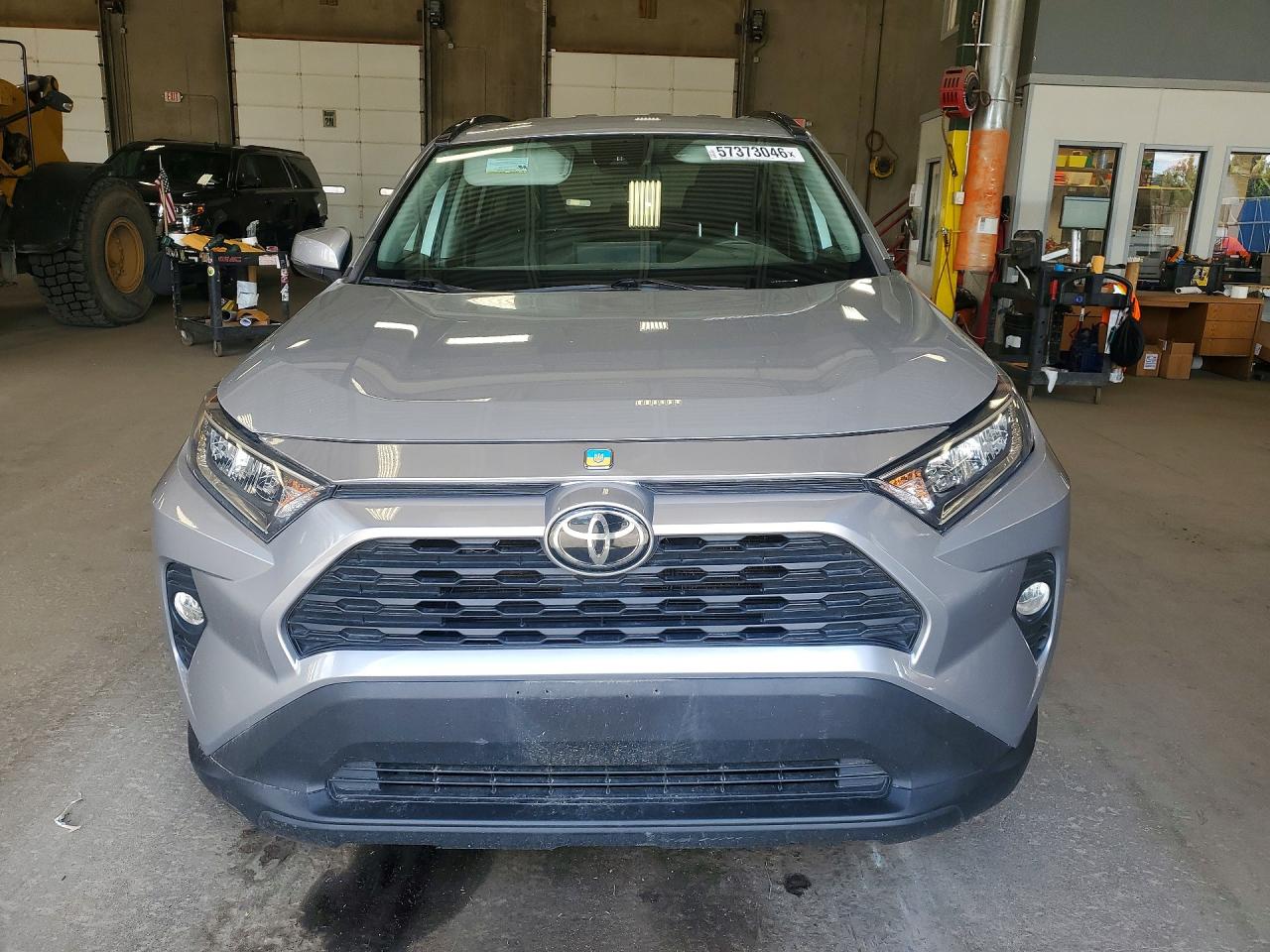 2021 Toyota Rav4 Silver vin: 2T3P1RFV3MW151242