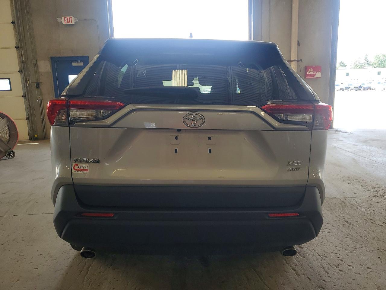 2021 Toyota Rav4 Silver vin: 2T3P1RFV3MW151242