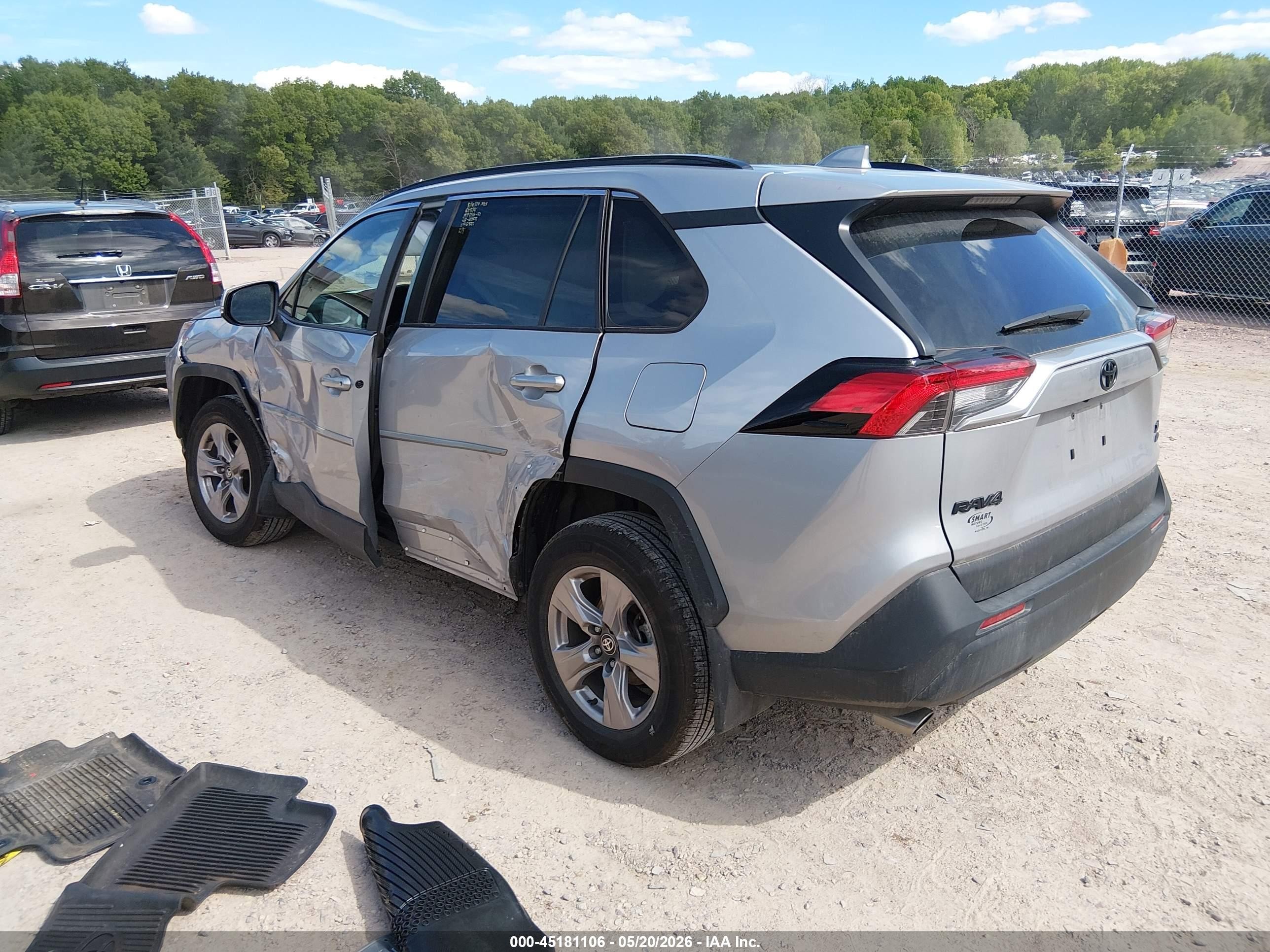 2024 Toyota Rav4 Xle Silver vin: 2T3P1RFV3RC466423