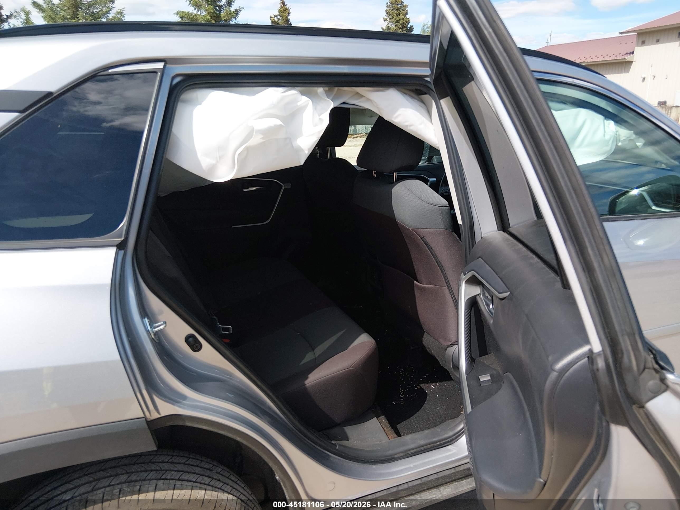 2024 Toyota Rav4 Xle Silver vin: 2T3P1RFV3RC466423