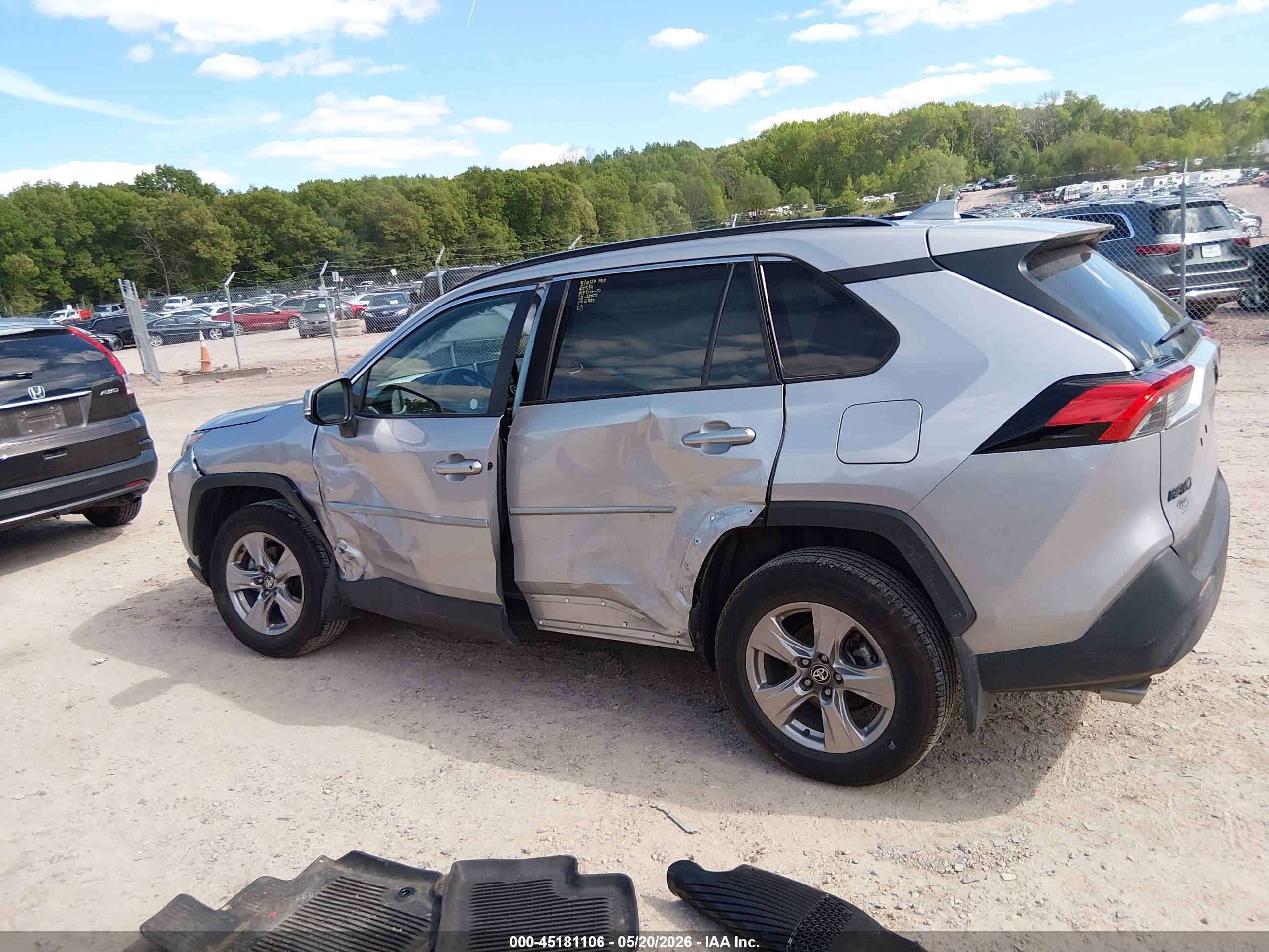 2024 Toyota Rav4 Xle Silver vin: 2T3P1RFV3RC466423