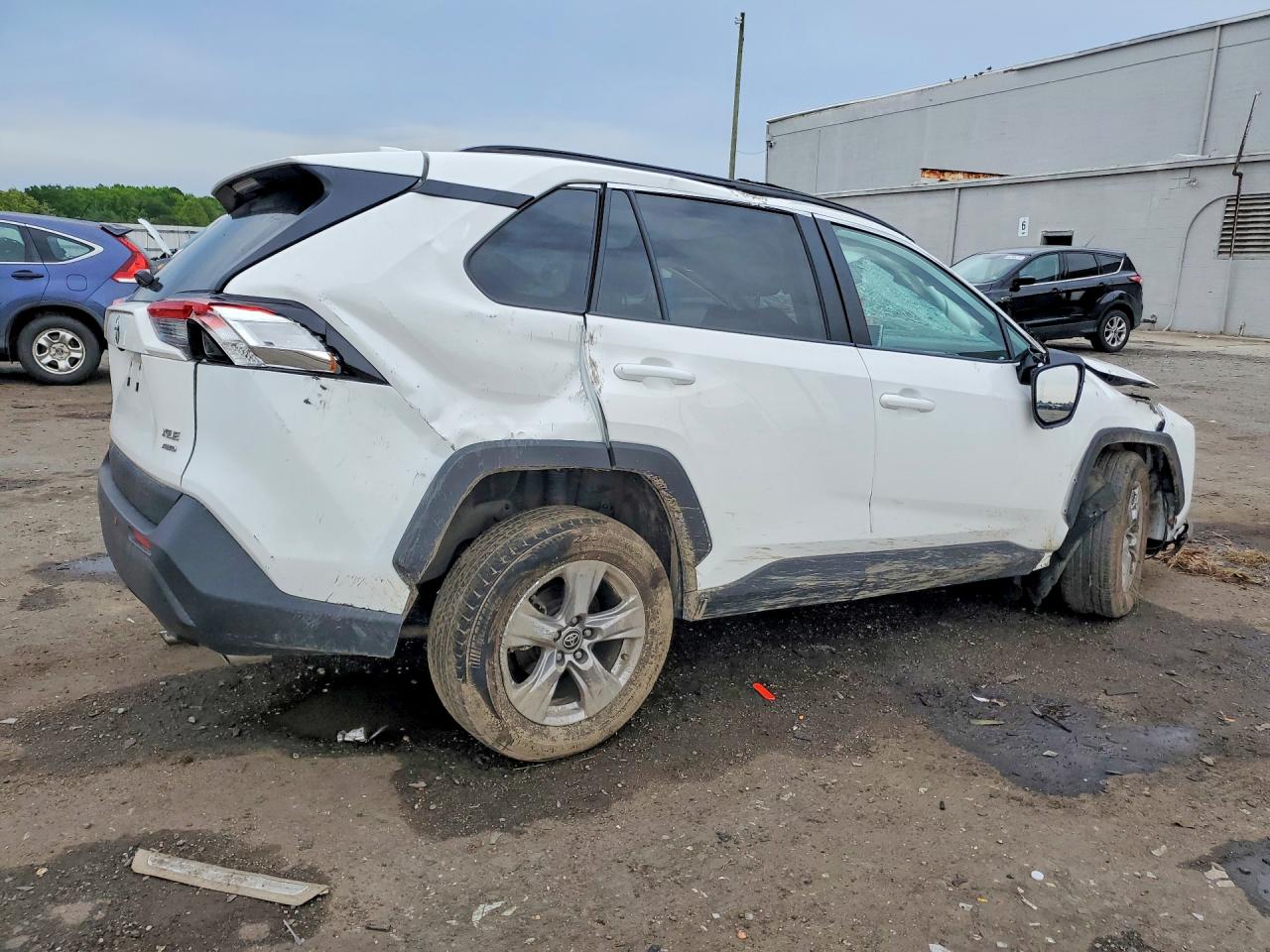2025 Toyota Rav4 Xle White vin: 2T3P1RFV3SW499720
