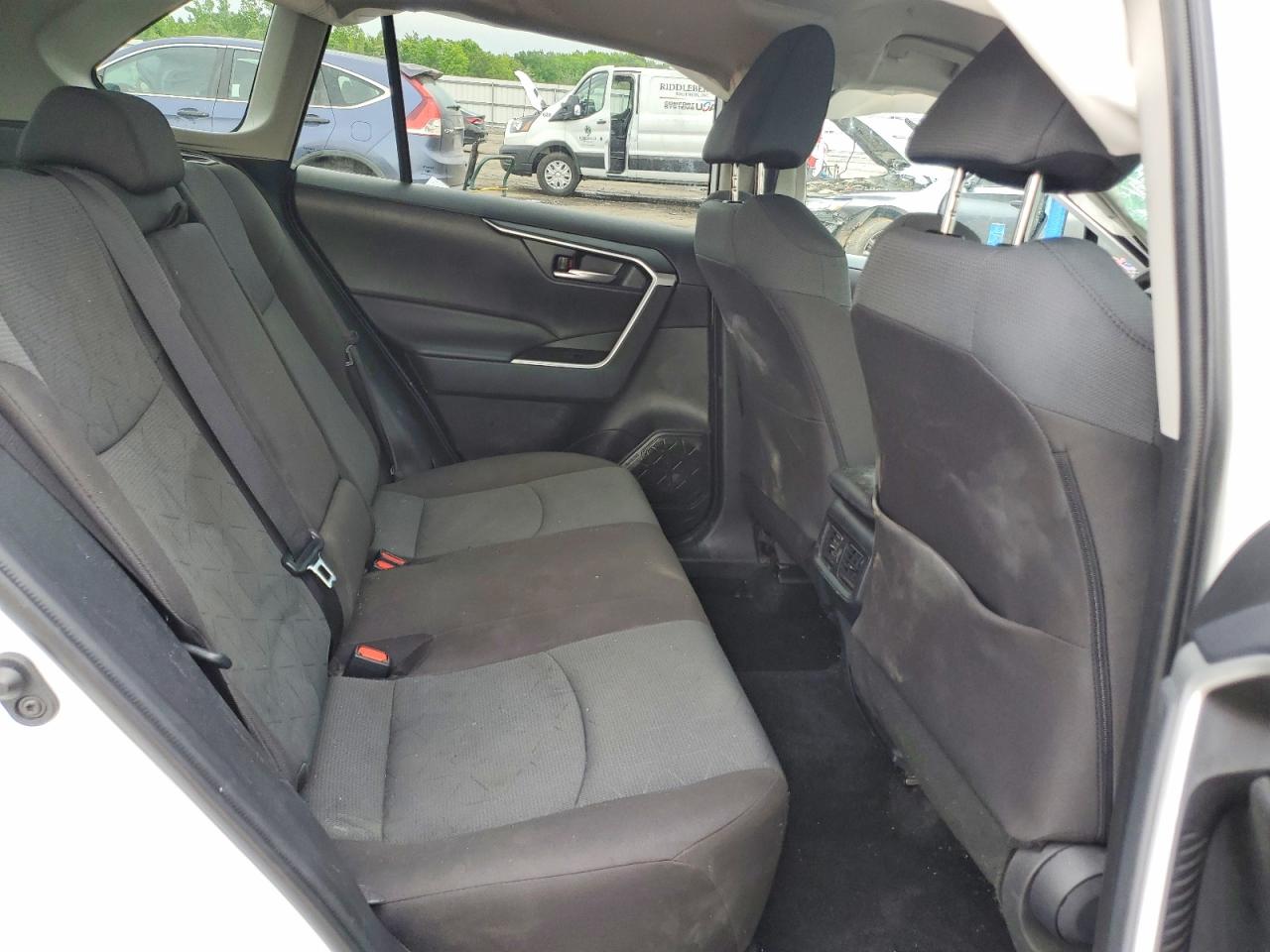 2025 Toyota Rav4 Xle White vin: 2T3P1RFV3SW499720