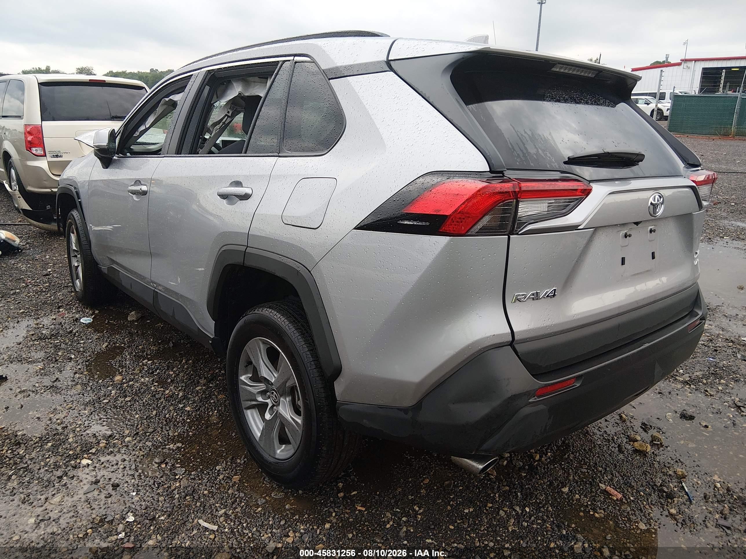 2025 Toyota Rav4 Xle Silver vin: 2T3P1RFV3SW624182
