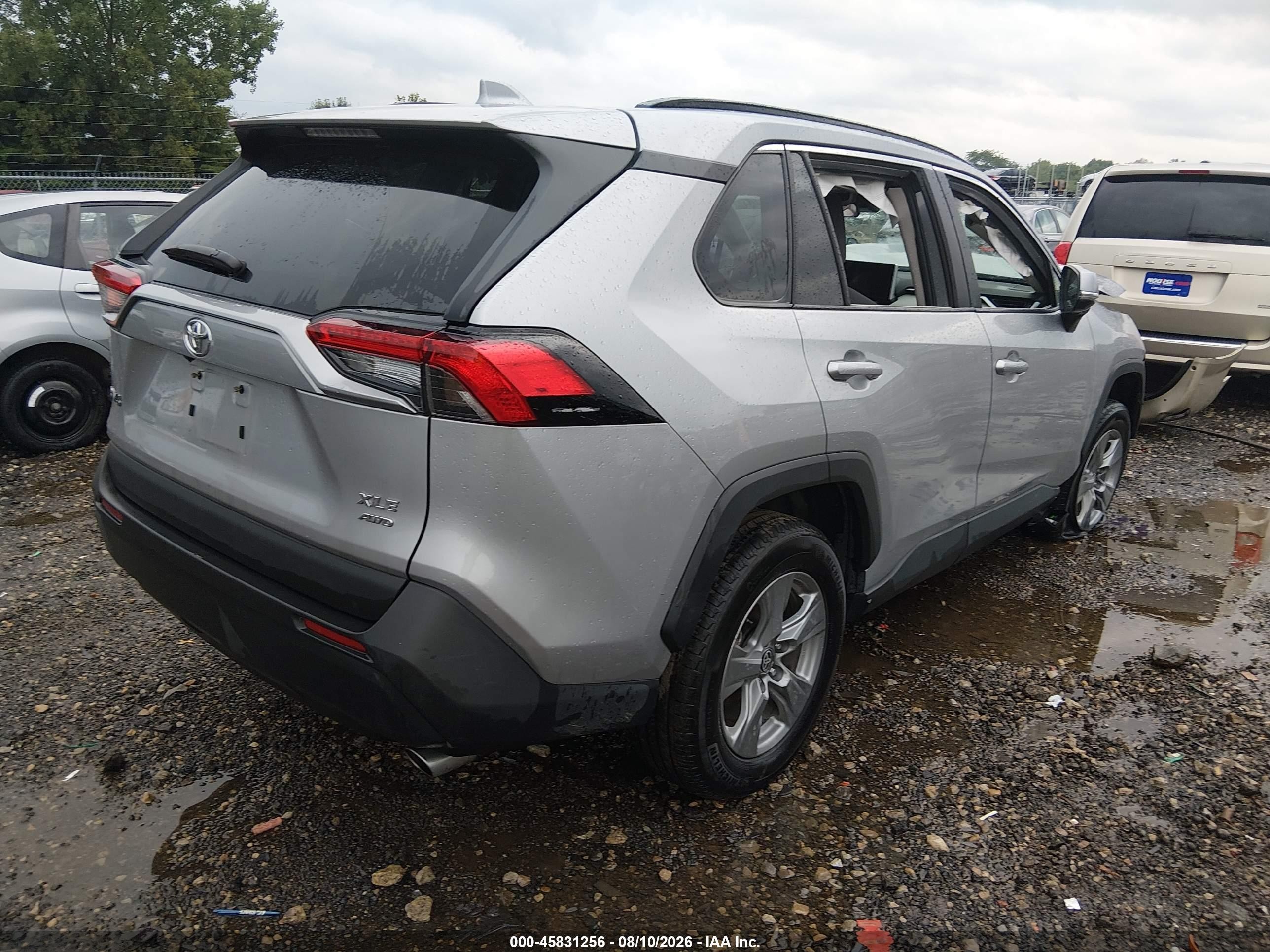2025 Toyota Rav4 Xle Silver vin: 2T3P1RFV3SW624182