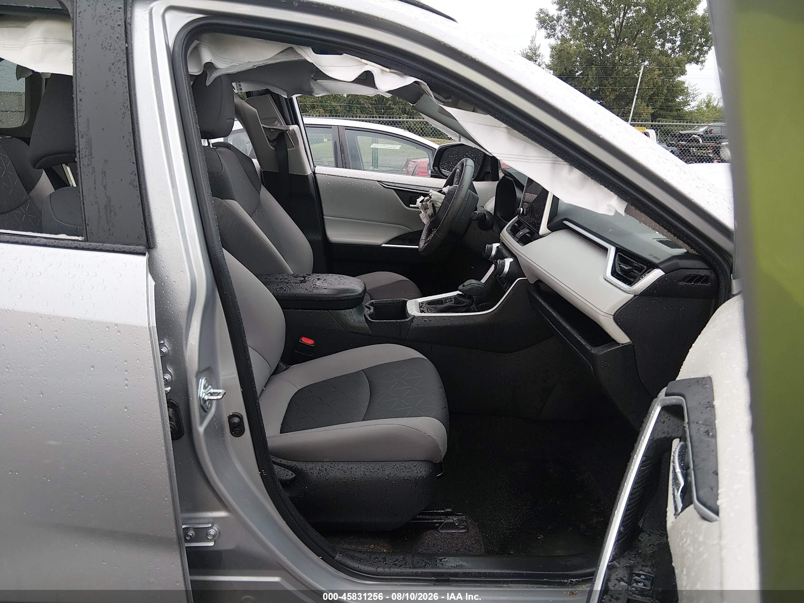2025 Toyota Rav4 Xle Silver vin: 2T3P1RFV3SW624182