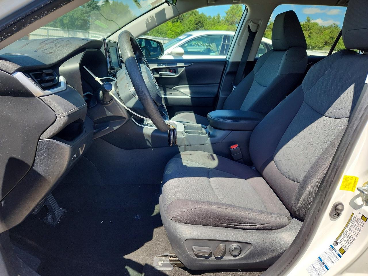 2020 Toyota Rav4 Xle White vin: 2T3P1RFV4LC083890