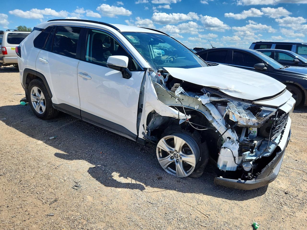 2020 Toyota Rav4 Xle White vin: 2T3P1RFV4LC083890