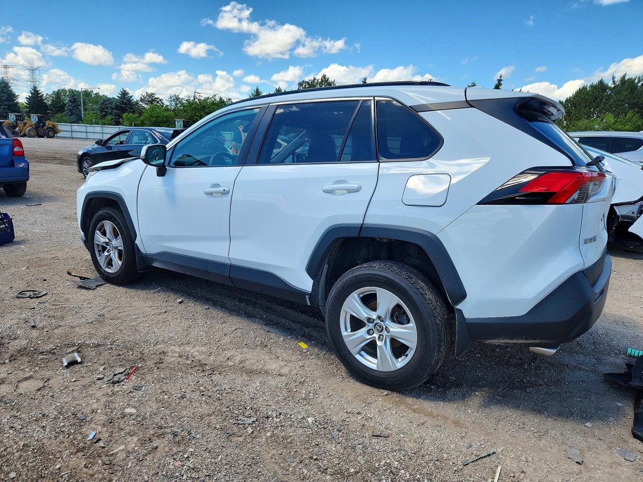 2020 Toyota Rav4 Xle White vin: 2T3P1RFV4LC083890