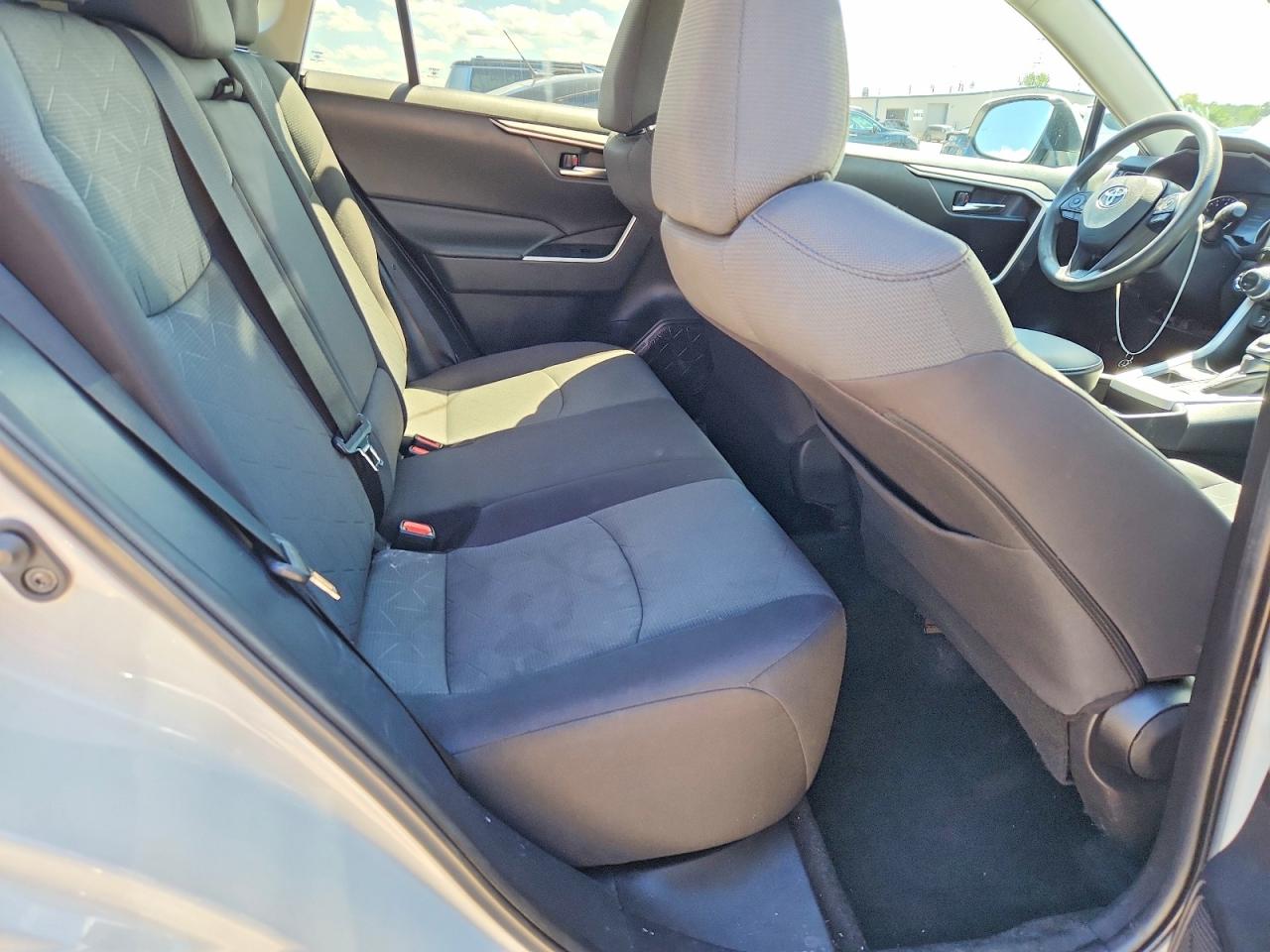 2020 Toyota Rav4 Xle White vin: 2T3P1RFV4LC083890