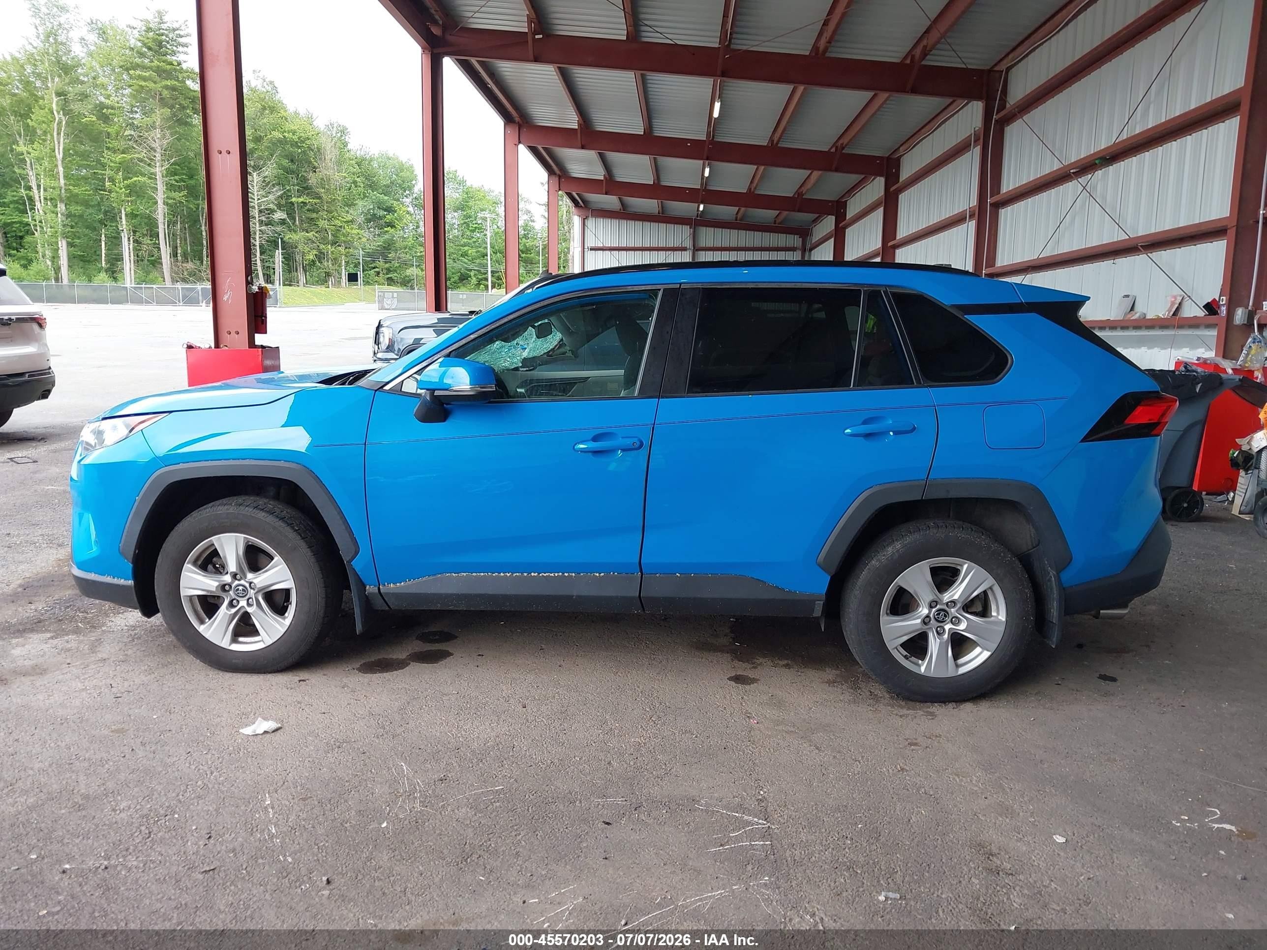 2020 Toyota Rav4 Xle Blue vin: 2T3P1RFV4LW117437