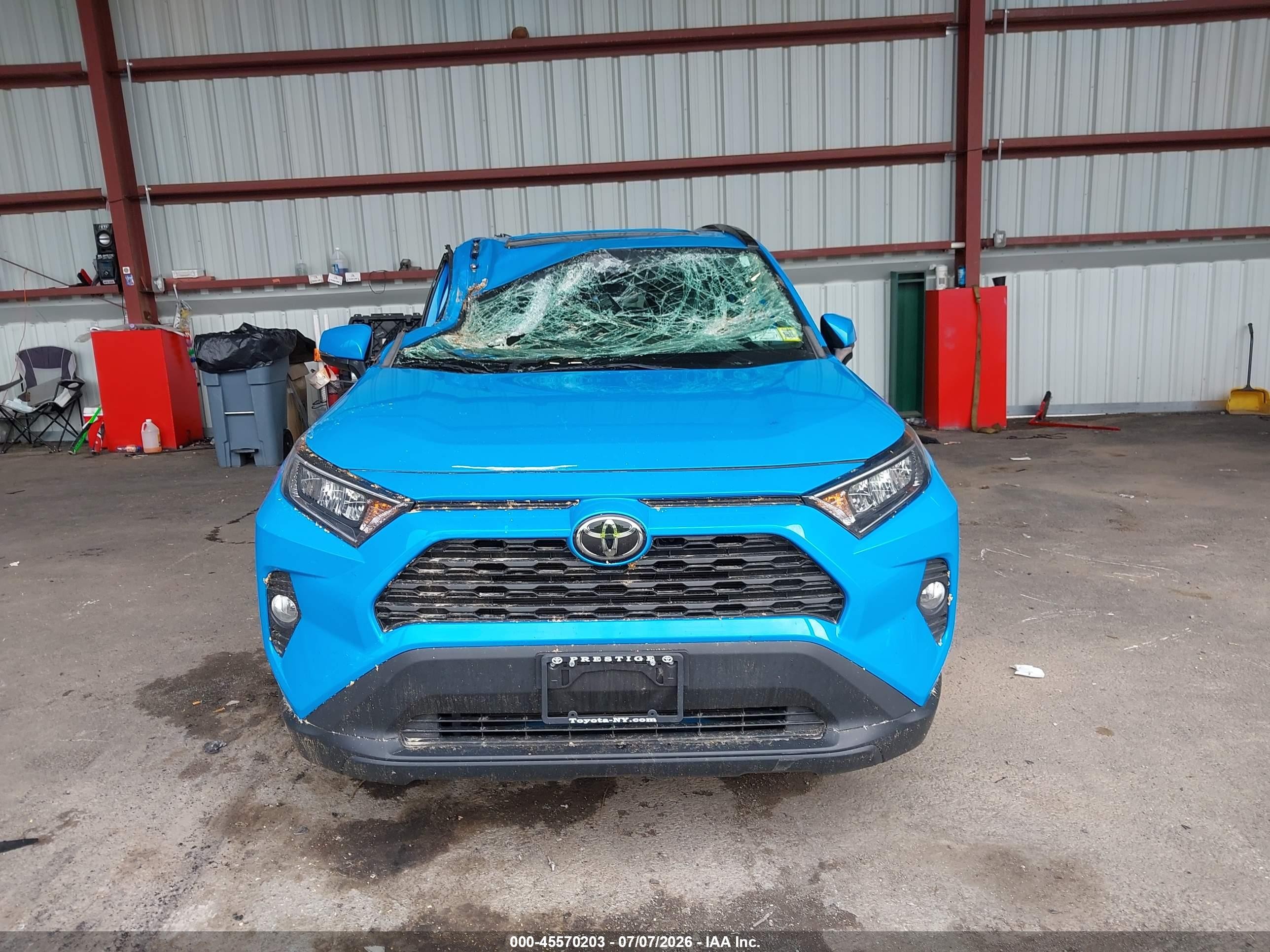 2020 Toyota Rav4 Xle Blue vin: 2T3P1RFV4LW117437