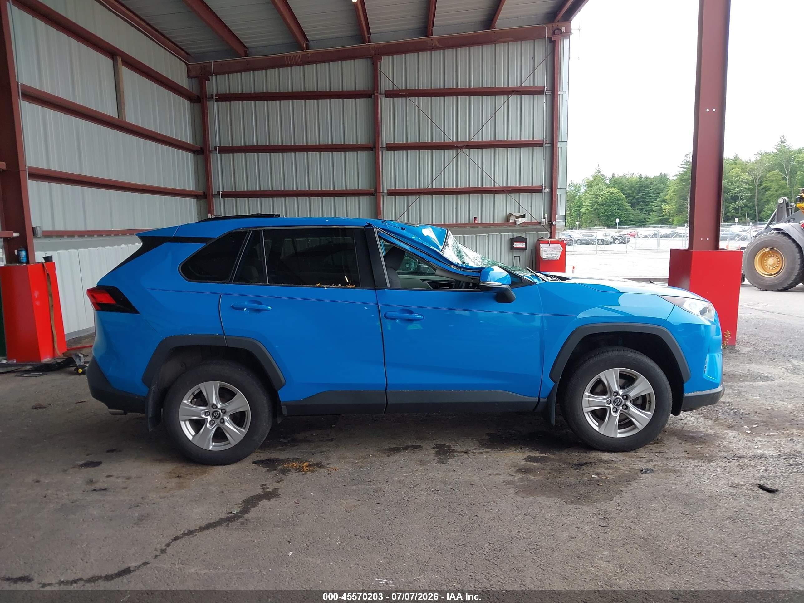 2020 Toyota Rav4 Xle Blue vin: 2T3P1RFV4LW117437