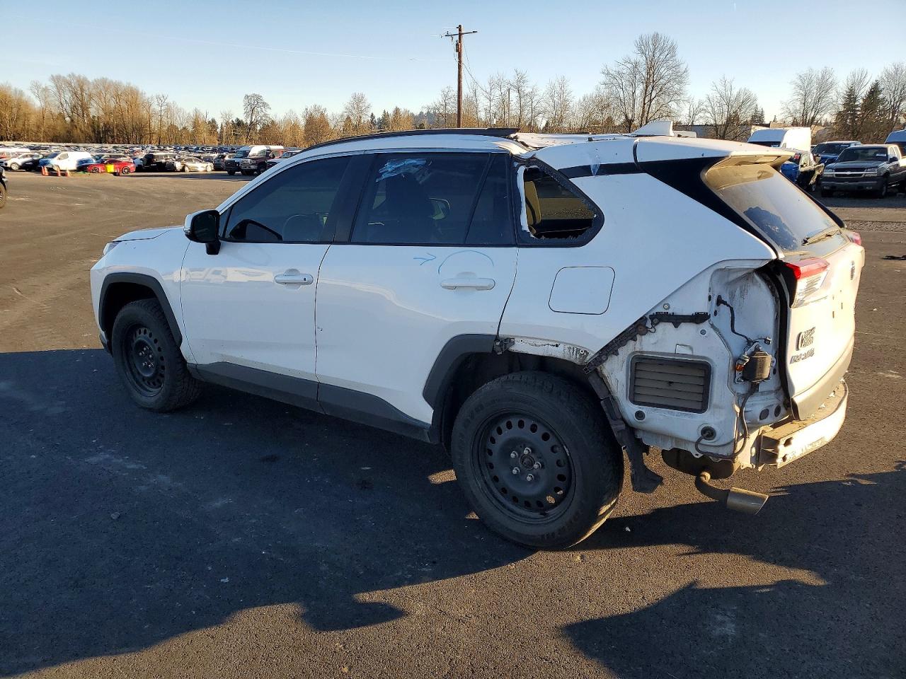 2022 Toyota Rav4 Xle White vin: 2T3P1RFV4NC288421