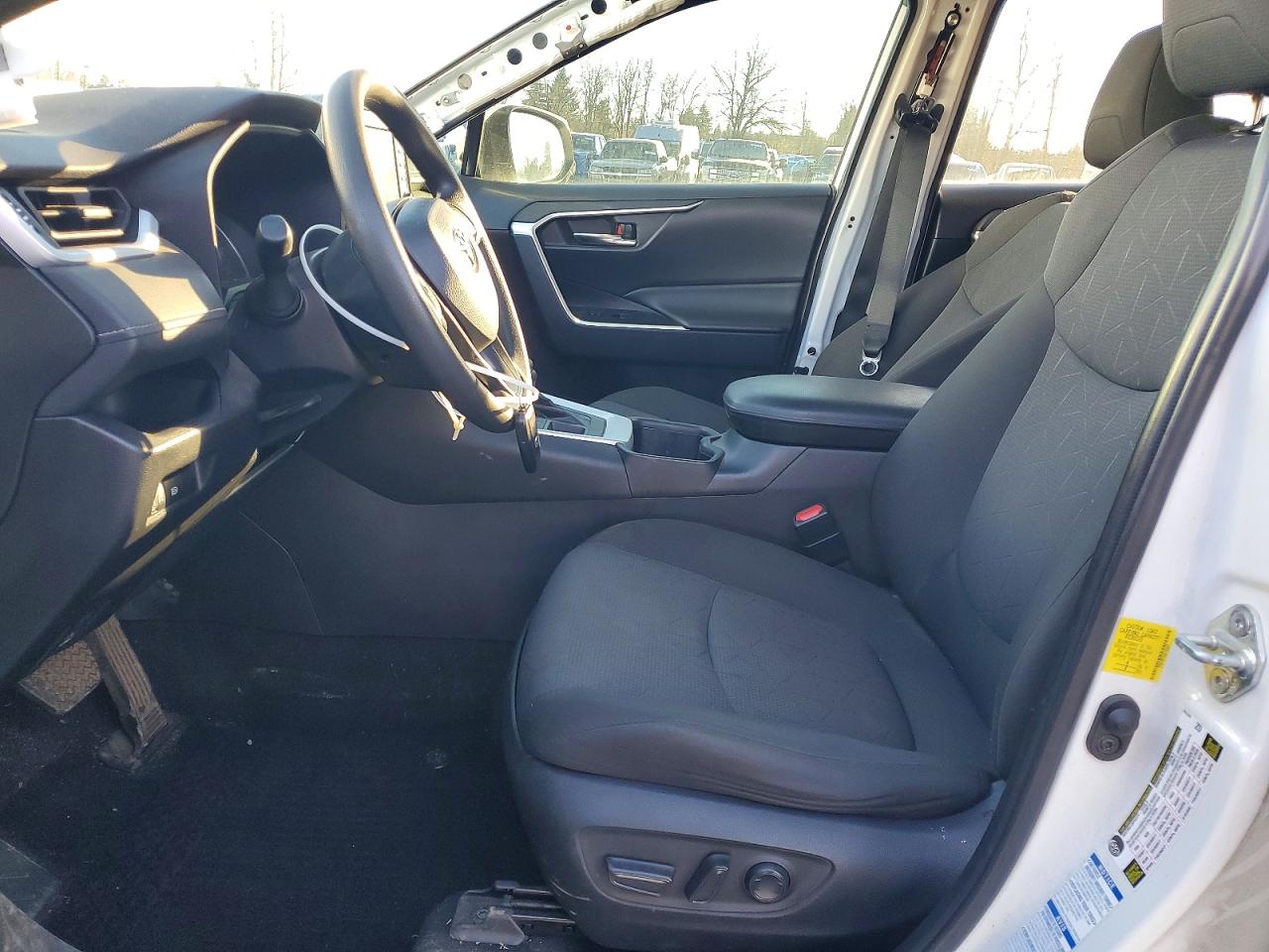 2022 Toyota Rav4 Xle White vin: 2T3P1RFV4NC288421