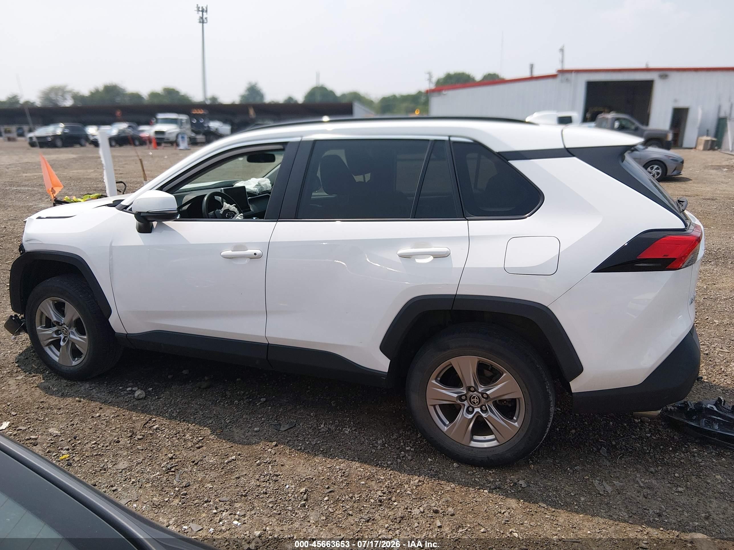 2023 Toyota Rav4 Xle White vin: 2T3P1RFV4PC332596