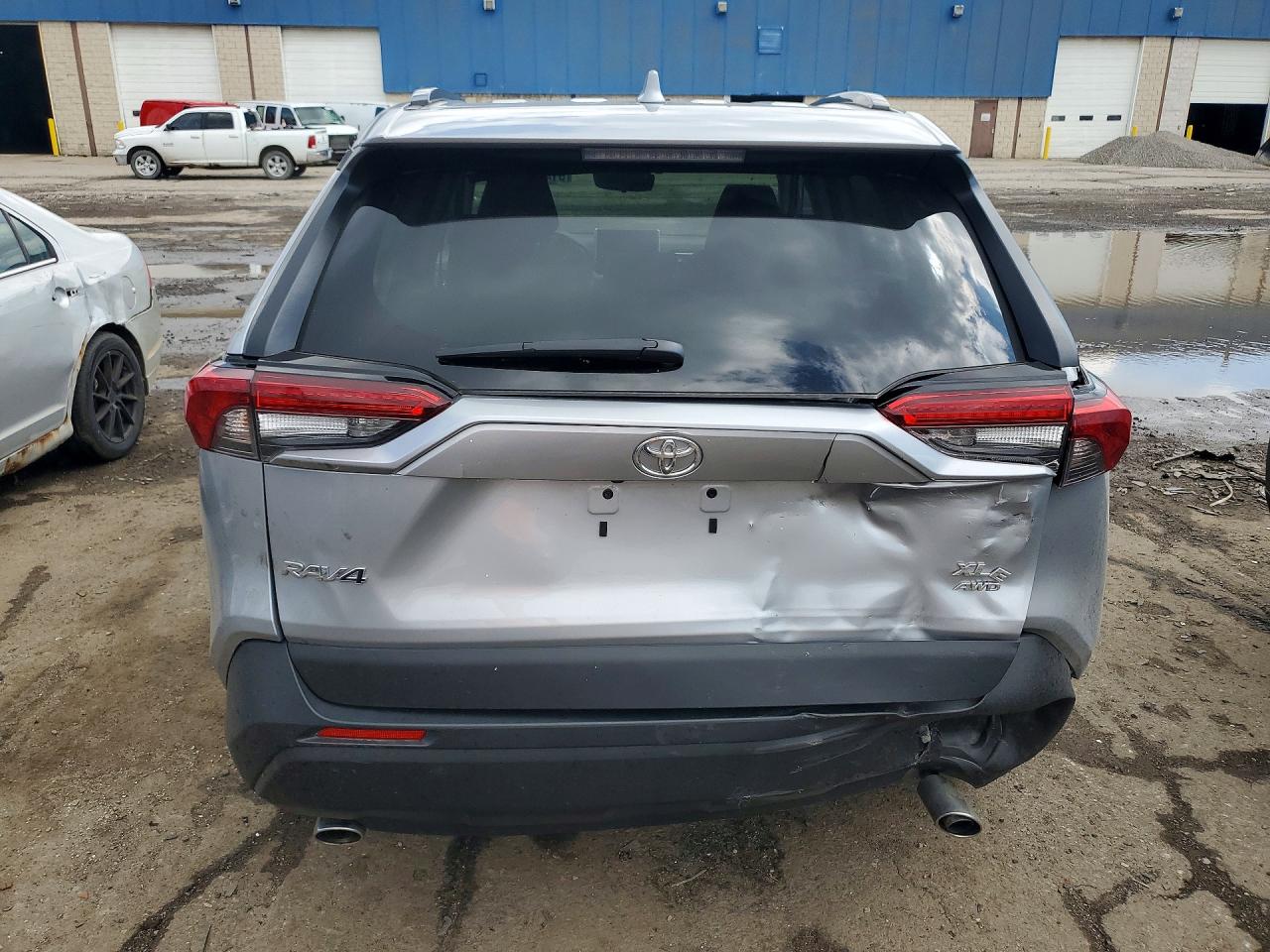 2025 Toyota Rav4 Xle Silver vin: 2T3P1RFV4SW617371